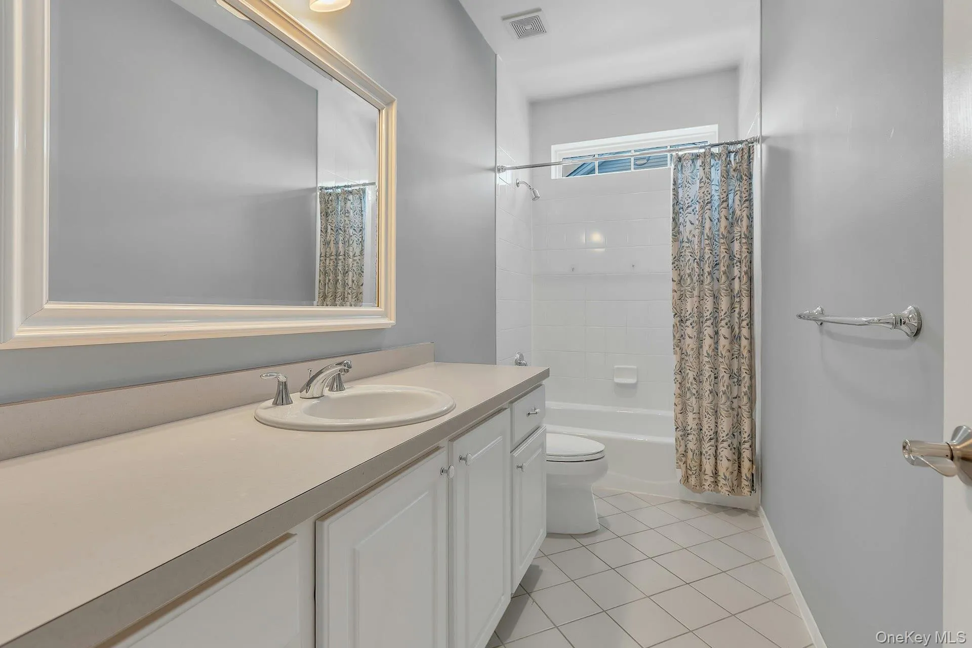 140 Rivendell Court, Huntington, NY, 3 Bedrooms Bedrooms, 6 Rooms Rooms,2 BathroomsBathrooms,Residential,For Rent,Rivendell,0,1061302 140 Rivendell Court, Huntington, NY, 3 Bedrooms Bedrooms, 6 Rooms Rooms,2 BathroomsBathrooms,Residential,For Rent,Rivendell,0,1061302