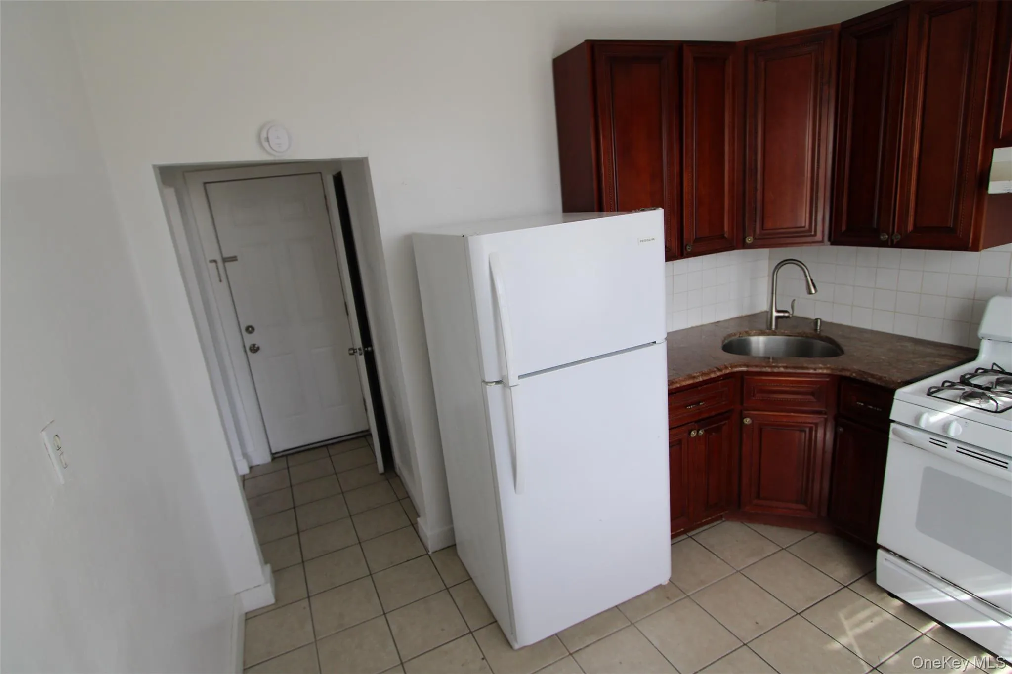 159 Main Street, Hempstead, NY, 2 Bedroom Bedrooms, 4 Room Rooms,1 BathroomBathrooms,Residential Lease,For Rent,Main,0,1061303 159 Main Street, Hempstead, NY, 2 Bedroom Bedrooms, 4 Room Rooms,1 BathroomBathrooms,Residential Lease,For Rent,Main,0,1061303