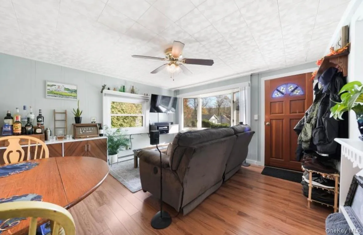 4 Village Drive, Warwick (town), NY, 2 Bedrooms Bedrooms, 6 Rooms Rooms,1 BathroomBathrooms,Residential,For Rent,Village,0,1061323 4 Village Drive, Warwick (town), NY, 2 Bedrooms Bedrooms, 6 Rooms Rooms,1 BathroomBathrooms,Residential,For Rent,Village,0,1061323