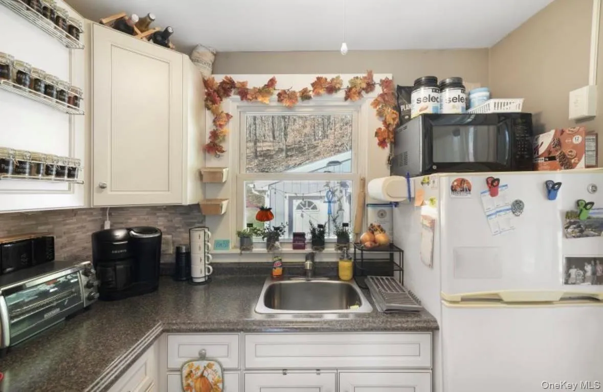 4 Village Drive, Warwick (town), NY, 2 Bedrooms Bedrooms, 6 Rooms Rooms,1 BathroomBathrooms,Residential,For Rent,Village,0,1061323 4 Village Drive, Warwick (town), NY, 2 Bedrooms Bedrooms, 6 Rooms Rooms,1 BathroomBathrooms,Residential,For Rent,Village,0,1061323