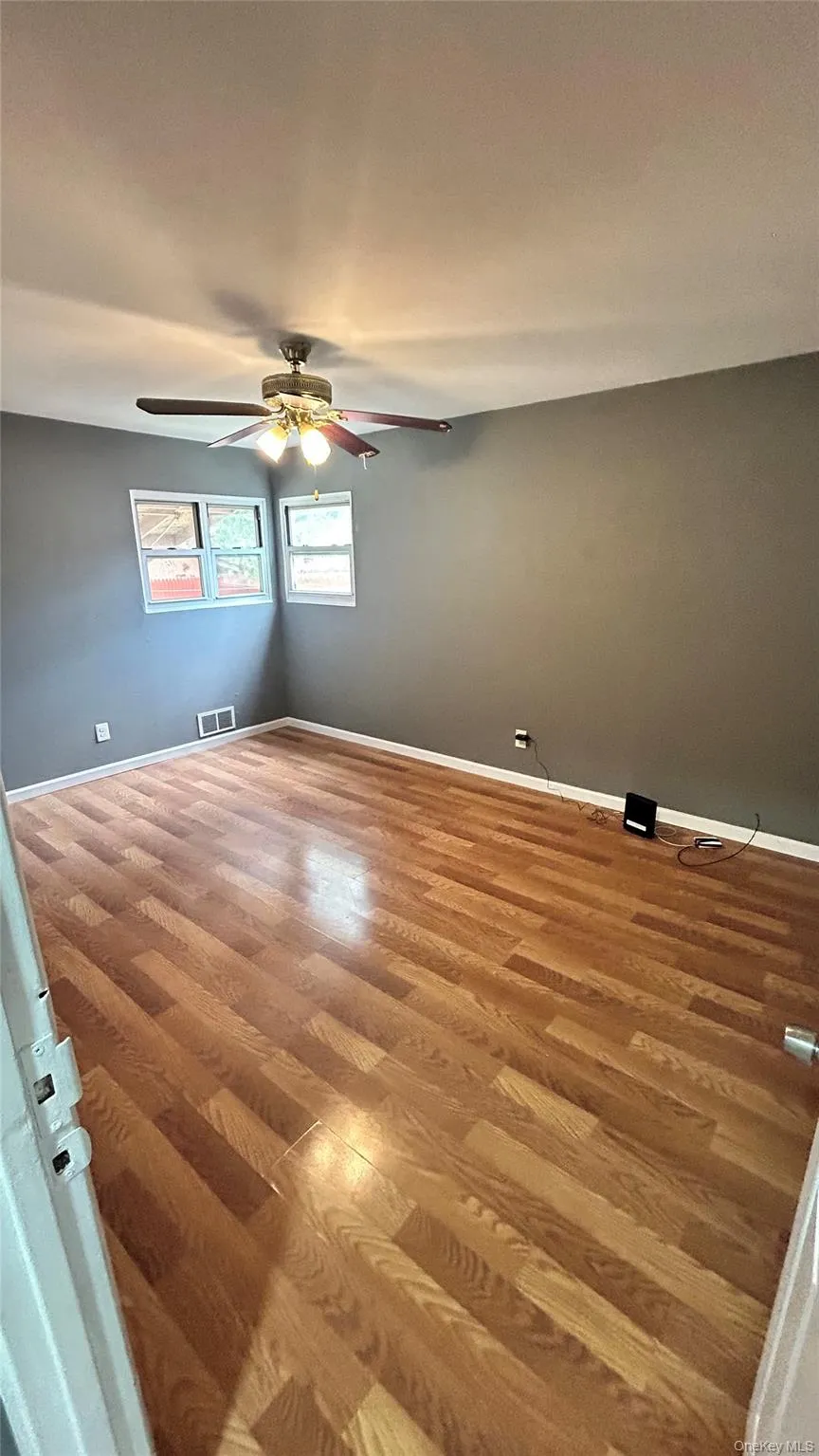 200 Hancock st, Islip, NY, 3 Bedroom Bedrooms, 6 Room Rooms,1 BathroomBathrooms,Residential Lease,For Rent,Hancock st,0,1061328 200 Hancock st, Islip, NY, 3 Bedroom Bedrooms, 6 Room Rooms,1 BathroomBathrooms,Residential Lease,For Rent,Hancock st,0,1061328