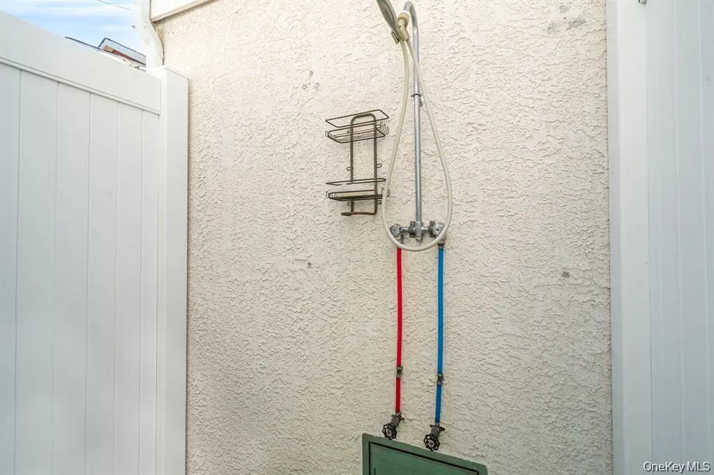 85 Delaware Avenue, Long Beach, NY, 3 Bedroom Bedrooms, 6 Room Rooms,2 BathroomBathrooms,Residential Lease,For Rent,Delaware,0,1061329 85 Delaware Avenue, Long Beach, NY, 3 Bedroom Bedrooms, 6 Room Rooms,2 BathroomBathrooms,Residential Lease,For Rent,Delaware,0,1061329