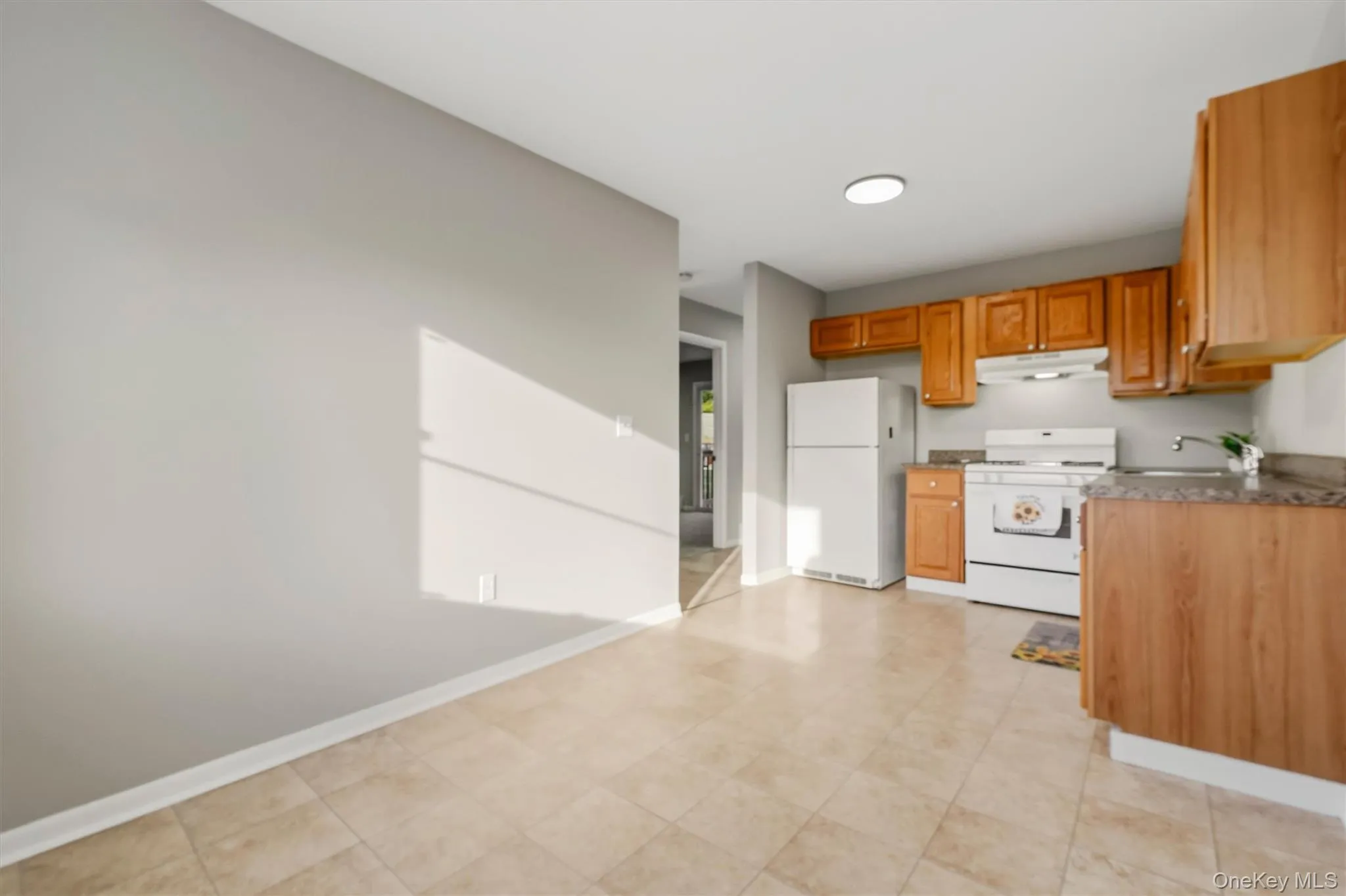 2740 South Road, Poughkeepsie (town), NY, 1 Bedroom Bedrooms, 4 Rooms Rooms,1 BathroomBathrooms,Residential,For Rent,South,0,1061330 2740 South Road, Poughkeepsie (town), NY, 1 Bedroom Bedrooms, 4 Rooms Rooms,1 BathroomBathrooms,Residential,For Rent,South,0,1061330