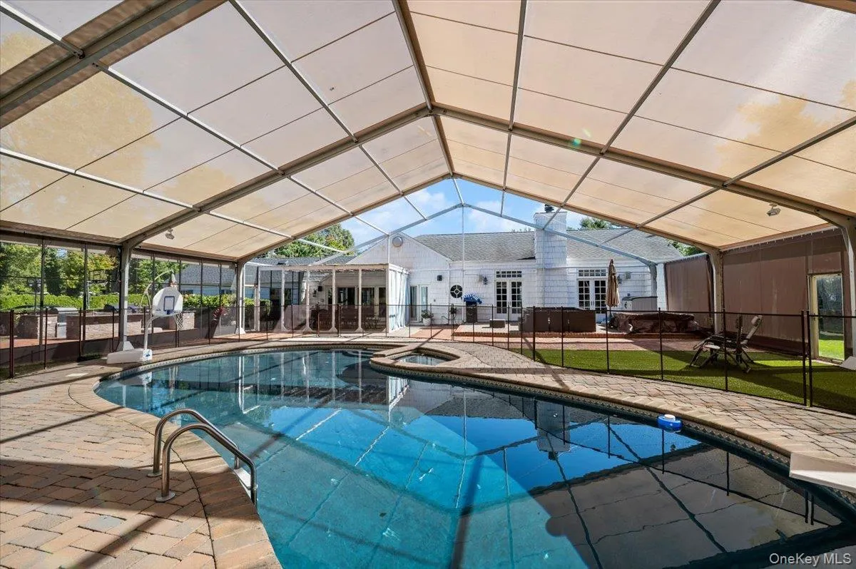 220 Causeway, Hempstead, NY, 7 Bedrooms Bedrooms, 14 Rooms Rooms,6 BathroomsBathrooms,Residential,For Rent,Causeway,0,1061332 220 Causeway, Hempstead, NY, 7 Bedrooms Bedrooms, 14 Rooms Rooms,6 BathroomsBathrooms,Residential,For Rent,Causeway,0,1061332