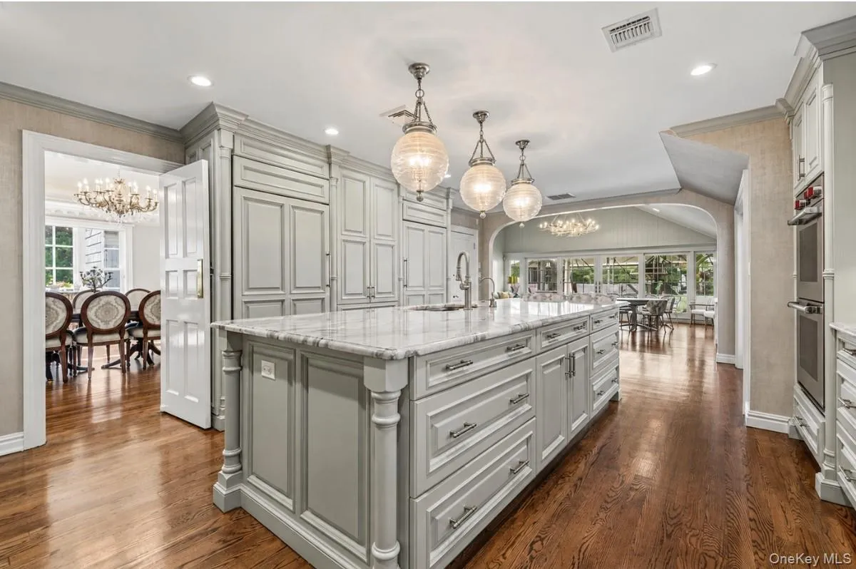 220 Causeway, Hempstead, NY, 7 Bedrooms Bedrooms, 14 Rooms Rooms,6 BathroomsBathrooms,Residential,For Rent,Causeway,0,1061332 220 Causeway, Hempstead, NY, 7 Bedrooms Bedrooms, 14 Rooms Rooms,6 BathroomsBathrooms,Residential,For Rent,Causeway,0,1061332