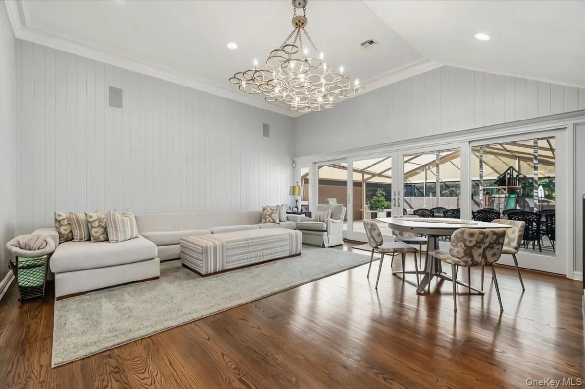 220 Causeway, Hempstead, NY, 7 Bedrooms Bedrooms, 14 Rooms Rooms,6 BathroomsBathrooms,Residential,For Rent,Causeway,0,1061332 220 Causeway, Hempstead, NY, 7 Bedrooms Bedrooms, 14 Rooms Rooms,6 BathroomsBathrooms,Residential,For Rent,Causeway,0,1061332