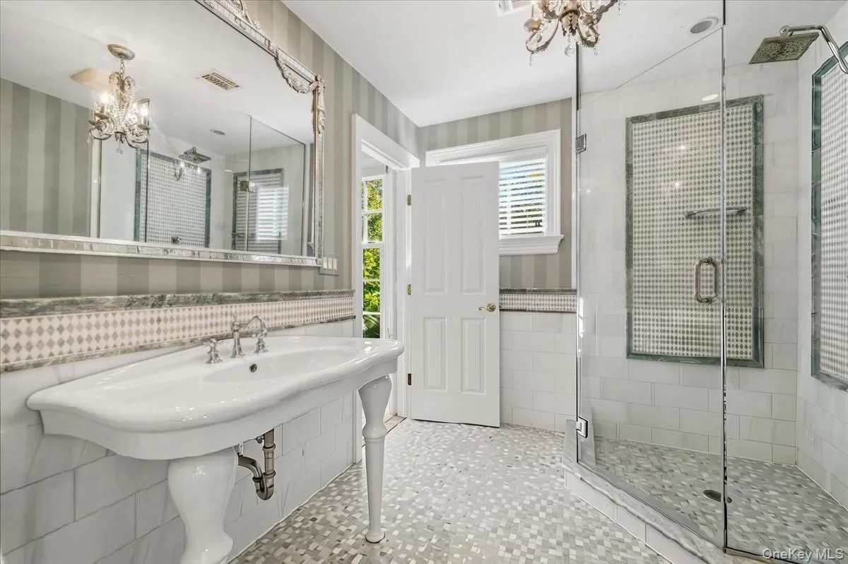 220 Causeway, Hempstead, NY, 7 Bedrooms Bedrooms, 14 Rooms Rooms,6 BathroomsBathrooms,Residential,For Rent,Causeway,0,1061332 220 Causeway, Hempstead, NY, 7 Bedrooms Bedrooms, 14 Rooms Rooms,6 BathroomsBathrooms,Residential,For Rent,Causeway,0,1061332