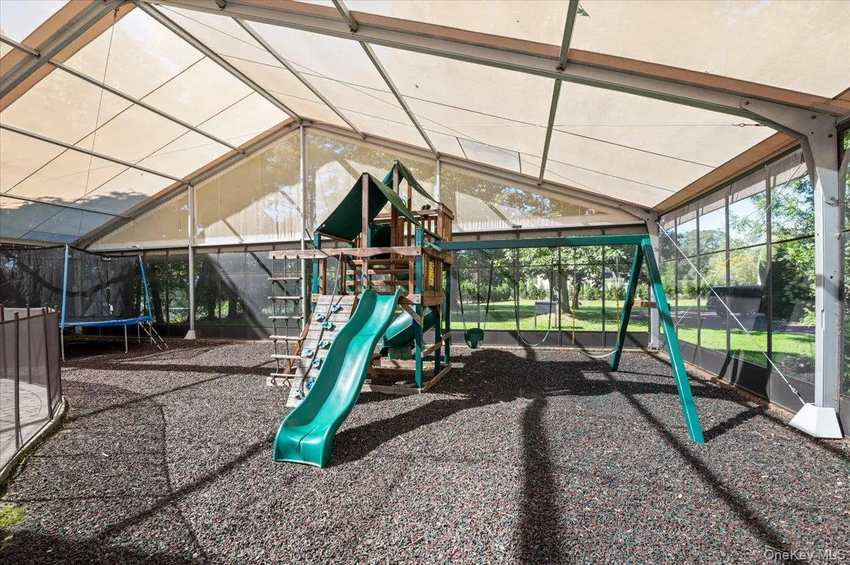 220 Causeway, Hempstead, NY, 7 Bedrooms Bedrooms, 14 Rooms Rooms,6 BathroomsBathrooms,Residential,For Rent,Causeway,0,1061332 220 Causeway, Hempstead, NY, 7 Bedrooms Bedrooms, 14 Rooms Rooms,6 BathroomsBathrooms,Residential,For Rent,Causeway,0,1061332