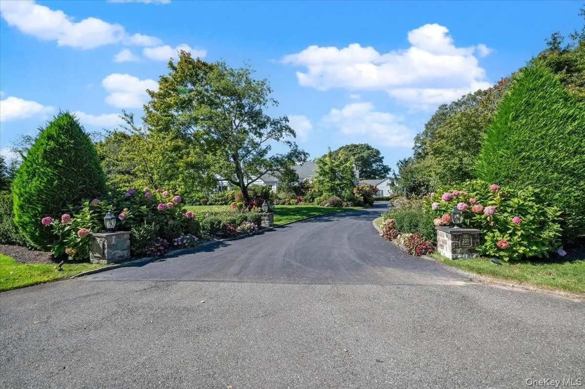 220 Causeway, Hempstead, NY, 7 Bedrooms Bedrooms, 14 Rooms Rooms,6 BathroomsBathrooms,Residential,For Rent,Causeway,0,1061332 220 Causeway, Hempstead, NY, 7 Bedrooms Bedrooms, 14 Rooms Rooms,6 BathroomsBathrooms,Residential,For Rent,Causeway,0,1061332