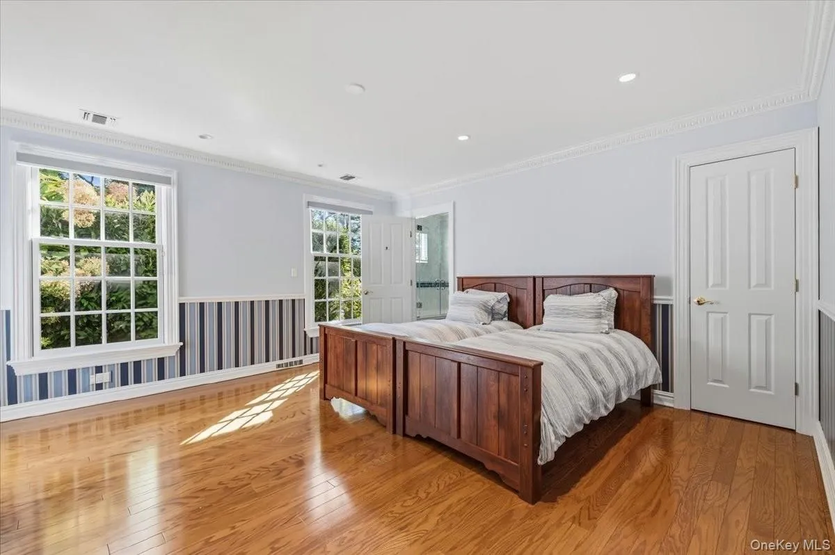 220 Causeway, Hempstead, NY, 7 Bedrooms Bedrooms, 14 Rooms Rooms,6 BathroomsBathrooms,Residential,For Rent,Causeway,0,1061332 220 Causeway, Hempstead, NY, 7 Bedrooms Bedrooms, 14 Rooms Rooms,6 BathroomsBathrooms,Residential,For Rent,Causeway,0,1061332