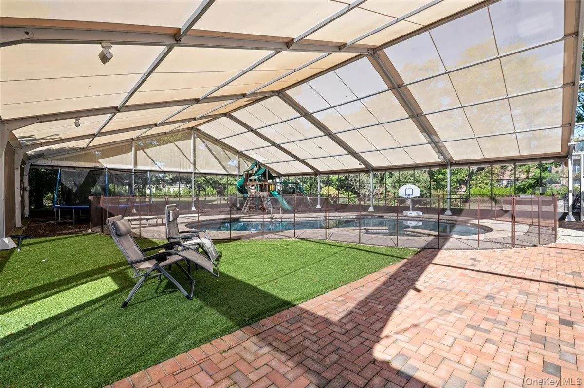 220 Causeway, Hempstead, NY, 7 Bedrooms Bedrooms, 14 Rooms Rooms,6 BathroomsBathrooms,Residential,For Rent,Causeway,0,1061332 220 Causeway, Hempstead, NY, 7 Bedrooms Bedrooms, 14 Rooms Rooms,6 BathroomsBathrooms,Residential,For Rent,Causeway,0,1061332