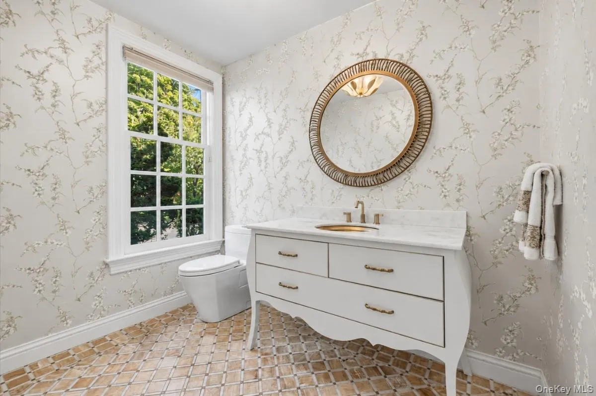 Powder Room Powder Room