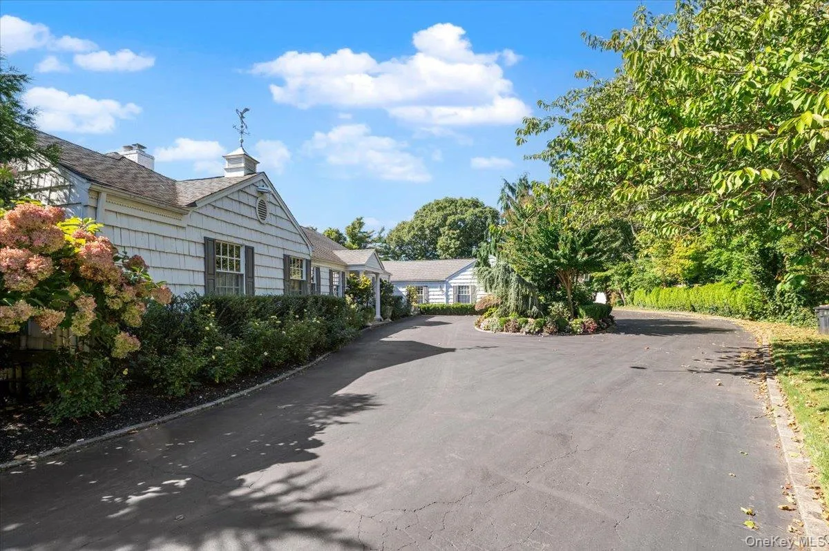 220 Causeway, Hempstead, NY, 7 Bedrooms Bedrooms, 14 Rooms Rooms,6 BathroomsBathrooms,Residential,For Rent,Causeway,0,1061332 220 Causeway, Hempstead, NY, 7 Bedrooms Bedrooms, 14 Rooms Rooms,6 BathroomsBathrooms,Residential,For Rent,Causeway,0,1061332