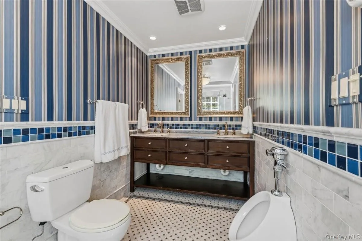 220 Causeway, Hempstead, NY, 7 Bedrooms Bedrooms, 14 Rooms Rooms,6 BathroomsBathrooms,Residential,For Rent,Causeway,0,1061332 220 Causeway, Hempstead, NY, 7 Bedrooms Bedrooms, 14 Rooms Rooms,6 BathroomsBathrooms,Residential,For Rent,Causeway,0,1061332