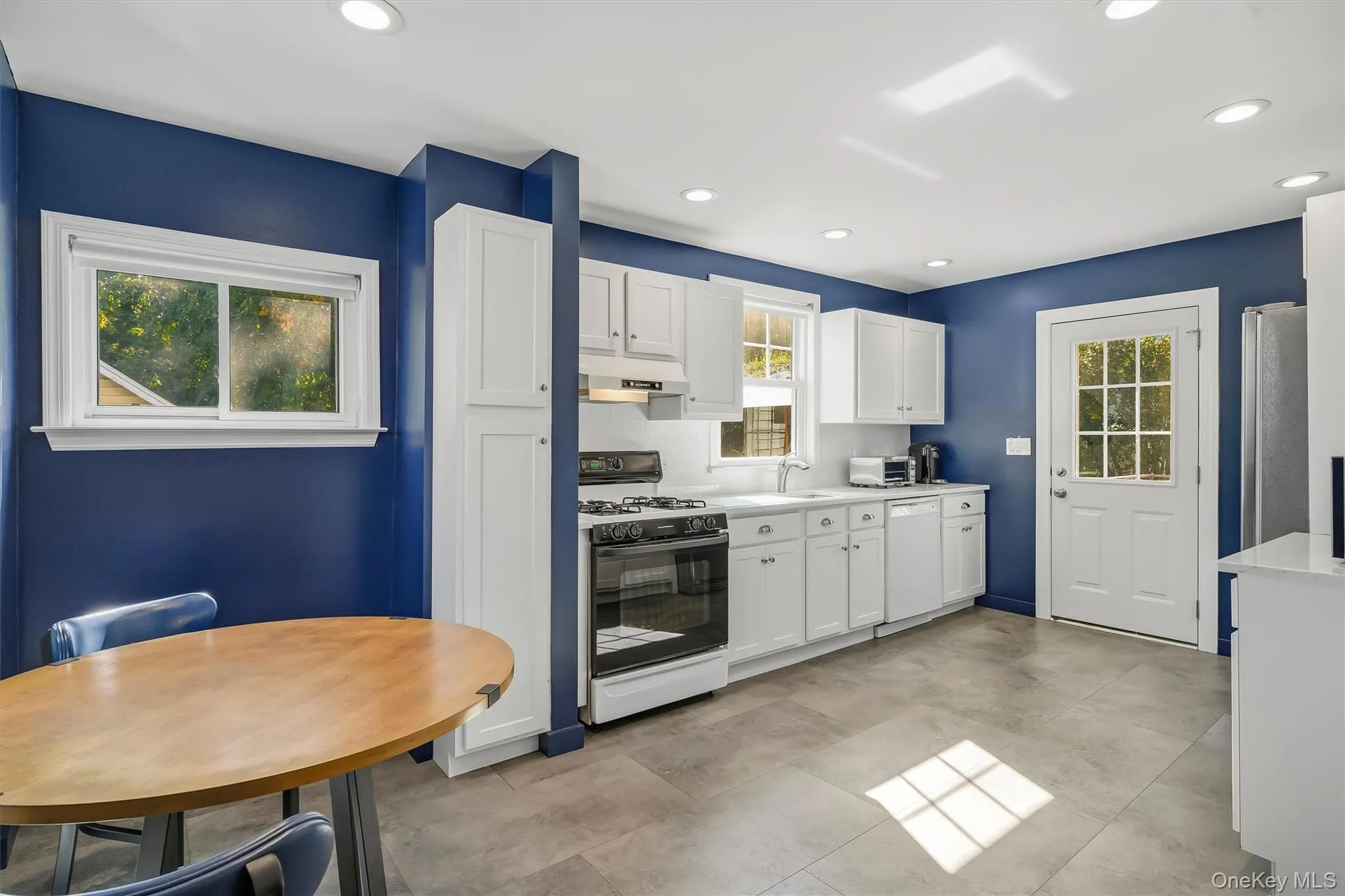 29 Clinton Street, White Plains, NY, 4 Bedrooms Bedrooms, 8 Rooms Rooms,1 BathroomBathrooms,Residential,For Rent,Clinton,0,1061336 29 Clinton Street, White Plains, NY, 4 Bedrooms Bedrooms, 8 Rooms Rooms,1 BathroomBathrooms,Residential,For Rent,Clinton,0,1061336