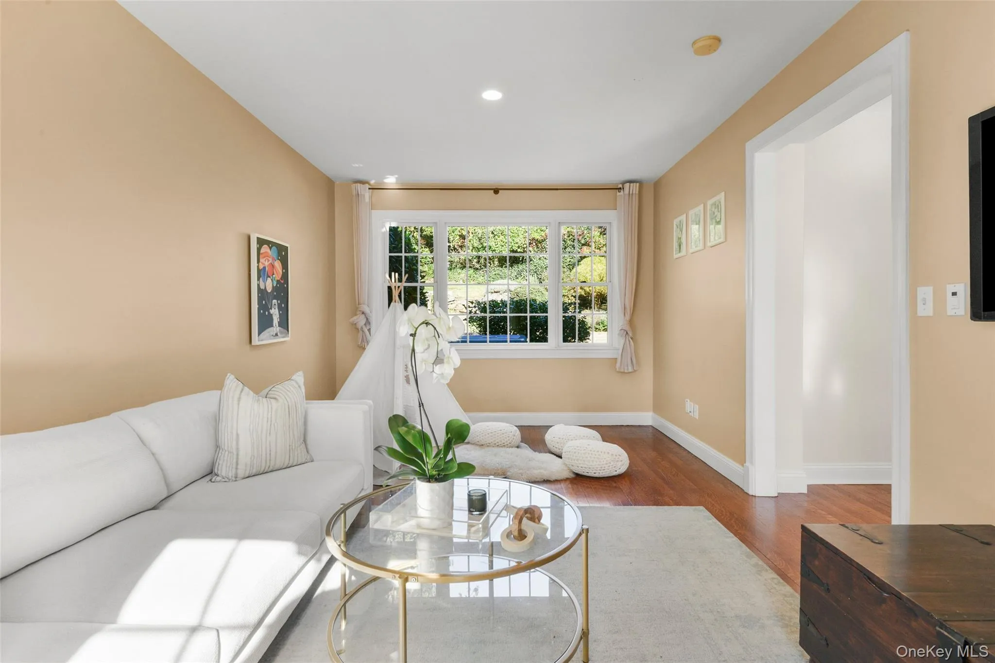 51 Maywood Road, New Rochelle, NY, 3 Bedrooms Bedrooms, 7 Rooms Rooms,2 BathroomsBathrooms,Residential,For Rent,Maywood,0,1061341 51 Maywood Road, New Rochelle, NY, 3 Bedrooms Bedrooms, 7 Rooms Rooms,2 BathroomsBathrooms,Residential,For Rent,Maywood,0,1061341