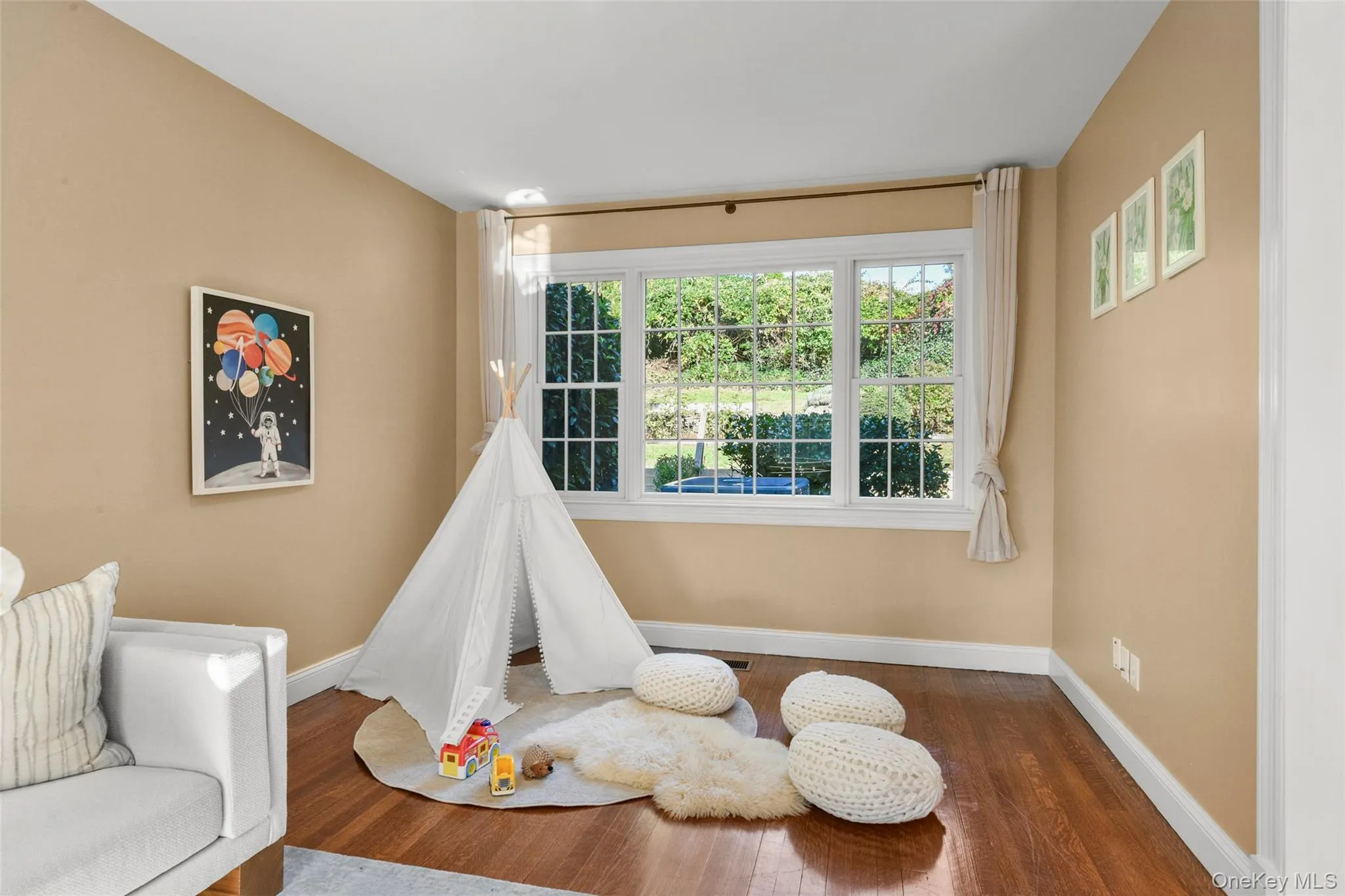51 Maywood Road, New Rochelle, NY, 3 Bedrooms Bedrooms, 7 Rooms Rooms,2 BathroomsBathrooms,Residential,For Rent,Maywood,0,1061341 51 Maywood Road, New Rochelle, NY, 3 Bedrooms Bedrooms, 7 Rooms Rooms,2 BathroomsBathrooms,Residential,For Rent,Maywood,0,1061341