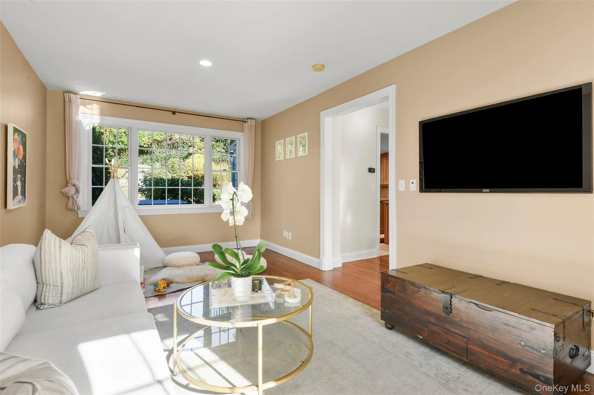 51 Maywood Road, New Rochelle, NY, 3 Bedrooms Bedrooms, 7 Rooms Rooms,2 BathroomsBathrooms,Residential,For Rent,Maywood,0,1061341 51 Maywood Road, New Rochelle, NY, 3 Bedrooms Bedrooms, 7 Rooms Rooms,2 BathroomsBathrooms,Residential,For Rent,Maywood,0,1061341
