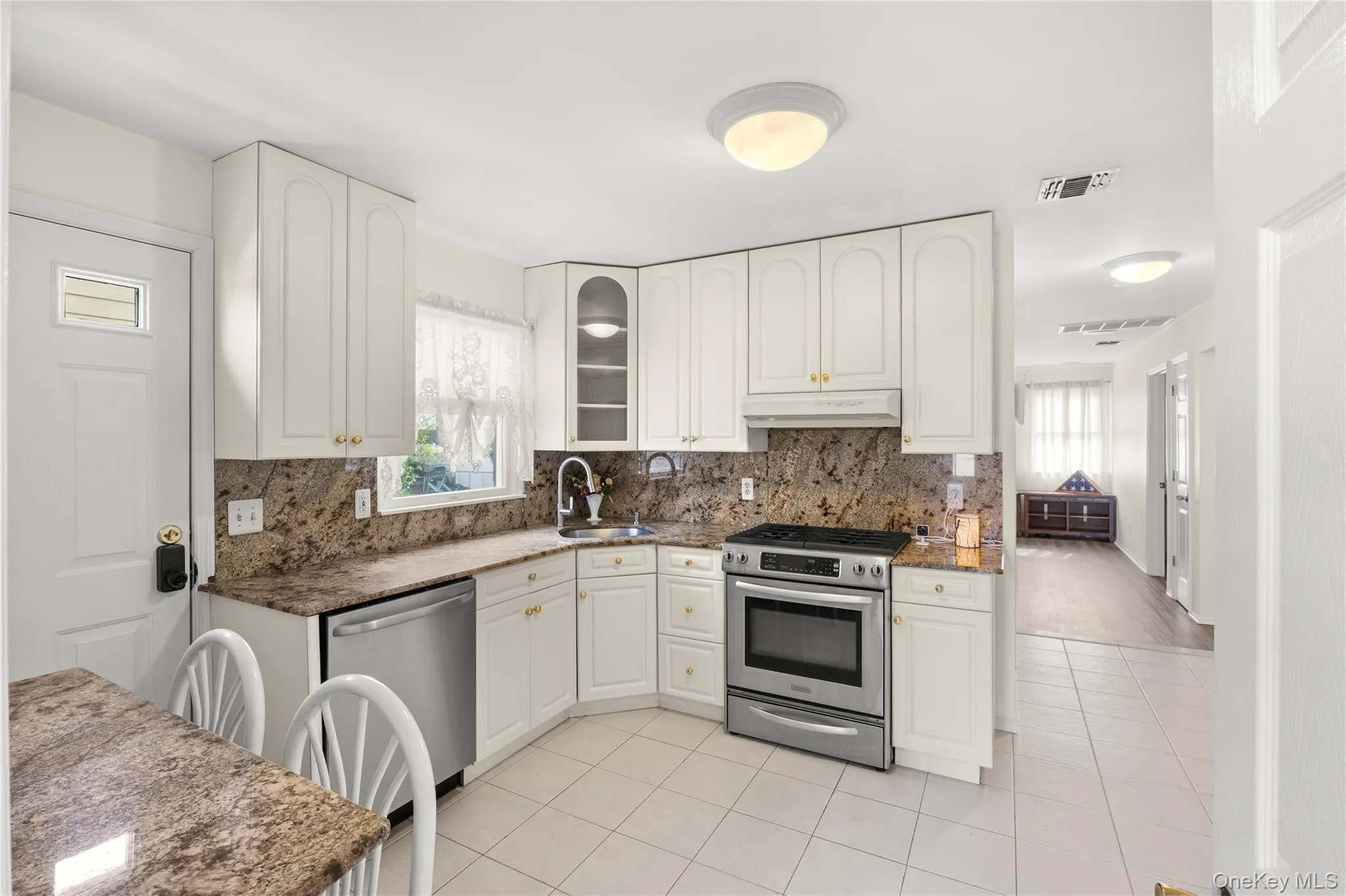 1079 Van Buren Avenue, Hempstead, NY, 4 Bedrooms Bedrooms, 10 Rooms Rooms,3 BathroomsBathrooms,Residential,For Rent,Van Buren,0,1061342 1079 Van Buren Avenue, Hempstead, NY, 4 Bedrooms Bedrooms, 10 Rooms Rooms,3 BathroomsBathrooms,Residential,For Rent,Van Buren,0,1061342