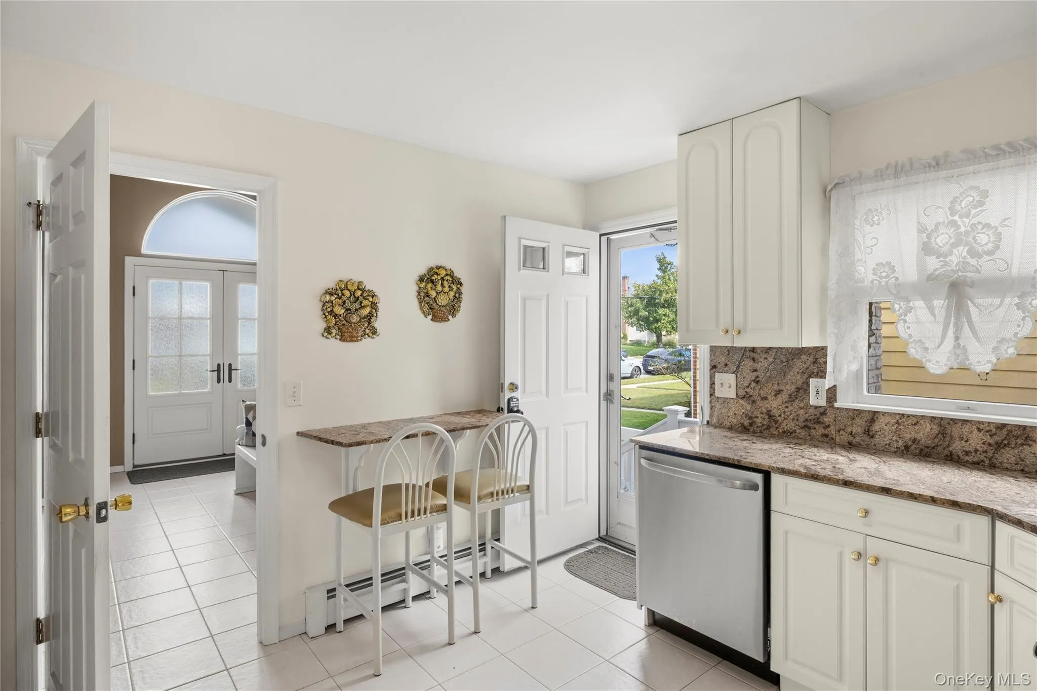 1079 Van Buren Avenue, Hempstead, NY, 4 Bedrooms Bedrooms, 10 Rooms Rooms,3 BathroomsBathrooms,Residential,For Rent,Van Buren,0,1061342 1079 Van Buren Avenue, Hempstead, NY, 4 Bedrooms Bedrooms, 10 Rooms Rooms,3 BathroomsBathrooms,Residential,For Rent,Van Buren,0,1061342