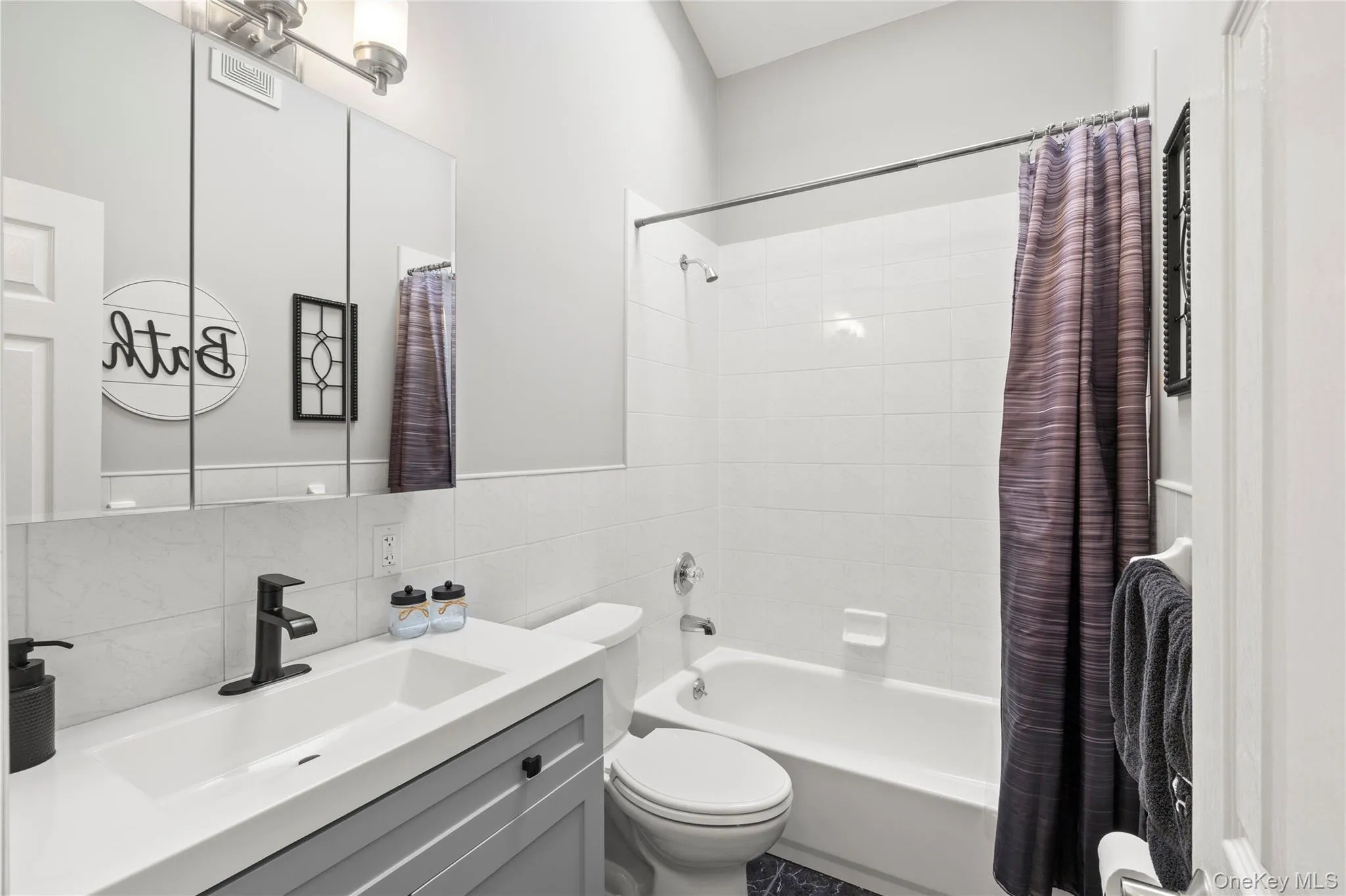 1079 Van Buren Avenue, Hempstead, NY, 4 Bedrooms Bedrooms, 10 Rooms Rooms,3 BathroomsBathrooms,Residential,For Rent,Van Buren,0,1061342 1079 Van Buren Avenue, Hempstead, NY, 4 Bedrooms Bedrooms, 10 Rooms Rooms,3 BathroomsBathrooms,Residential,For Rent,Van Buren,0,1061342
