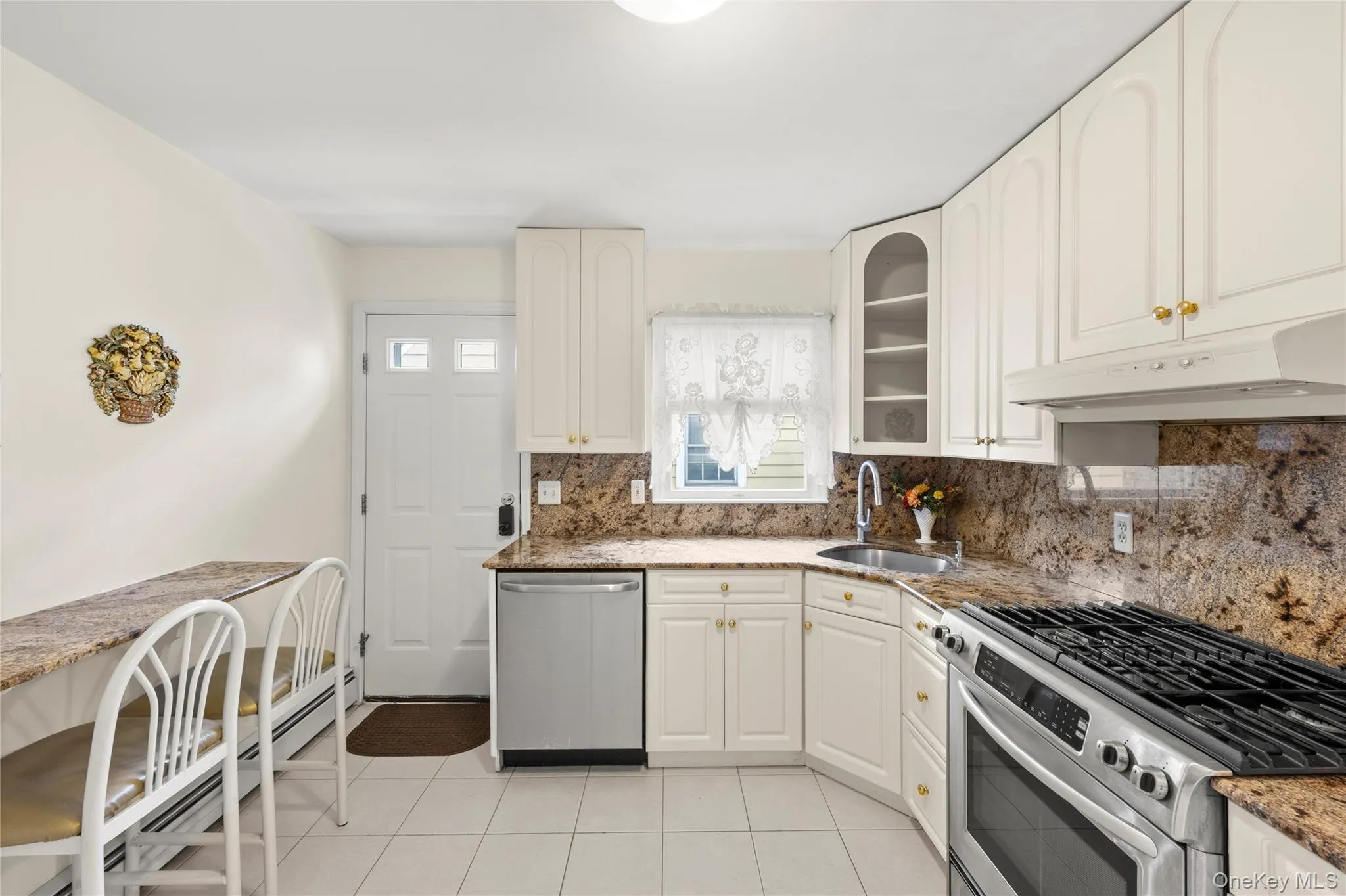 1079 Van Buren Avenue, Hempstead, NY, 4 Bedrooms Bedrooms, 10 Rooms Rooms,3 BathroomsBathrooms,Residential,For Rent,Van Buren,0,1061342 1079 Van Buren Avenue, Hempstead, NY, 4 Bedrooms Bedrooms, 10 Rooms Rooms,3 BathroomsBathrooms,Residential,For Rent,Van Buren,0,1061342