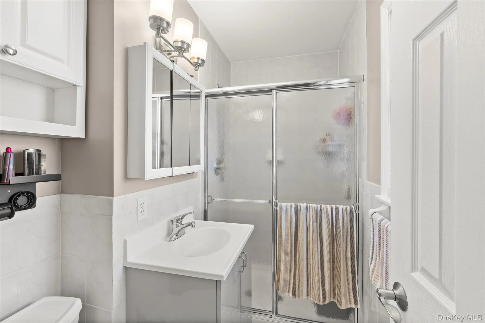 1079 Van Buren Avenue, Hempstead, NY, 4 Bedrooms Bedrooms, 10 Rooms Rooms,3 BathroomsBathrooms,Residential,For Rent,Van Buren,0,1061342 1079 Van Buren Avenue, Hempstead, NY, 4 Bedrooms Bedrooms, 10 Rooms Rooms,3 BathroomsBathrooms,Residential,For Rent,Van Buren,0,1061342
