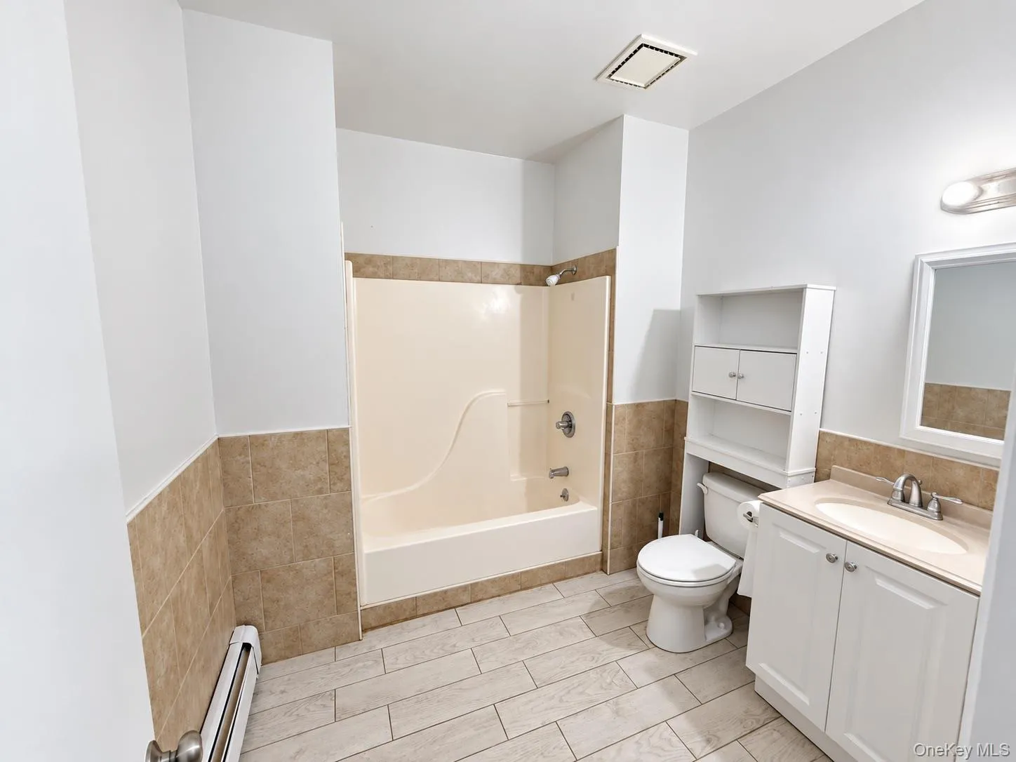 89 Market Street, Poughkeepsie, NY, 3 Bedroom Bedrooms, 5 Room Rooms,1 BathroomBathrooms,Residential Lease,For Rent,Market,0,1061362 89 Market Street, Poughkeepsie, NY, 3 Bedroom Bedrooms, 5 Room Rooms,1 BathroomBathrooms,Residential Lease,For Rent,Market,0,1061362