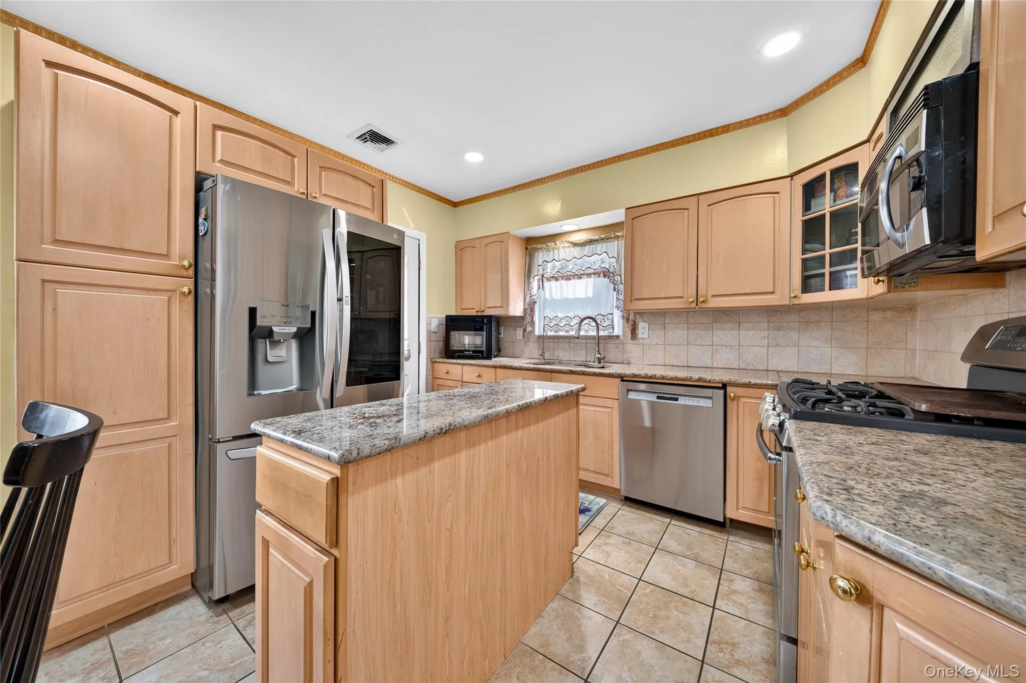 471 Beech Street, North Hempstead, NY, 3 Bedrooms Bedrooms, 6 Rooms Rooms,3 BathroomsBathrooms,Residential,For Rent,Beech,0,1061378 471 Beech Street, North Hempstead, NY, 3 Bedrooms Bedrooms, 6 Rooms Rooms,3 BathroomsBathrooms,Residential,For Rent,Beech,0,1061378