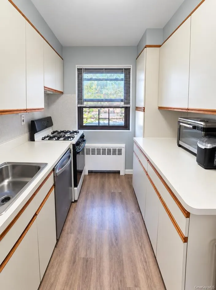 80-03 156th Avenue, New York, NY, 3 Bedrooms Bedrooms, 6 Rooms Rooms,1 BathroomBathrooms,Residential,For Rent,156th Avenue,0,1061391 80-03 156th Avenue, New York, NY, 3 Bedrooms Bedrooms, 6 Rooms Rooms,1 BathroomBathrooms,Residential,For Rent,156th Avenue,0,1061391
