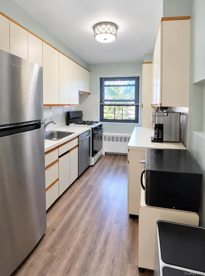 80-03 156th Avenue, New York, NY, 3 Bedrooms Bedrooms, 6 Rooms Rooms,1 BathroomBathrooms,Residential,For Rent,156th Avenue,0,1061391 80-03 156th Avenue, New York, NY, 3 Bedrooms Bedrooms, 6 Rooms Rooms,1 BathroomBathrooms,Residential,For Rent,156th Avenue,0,1061391