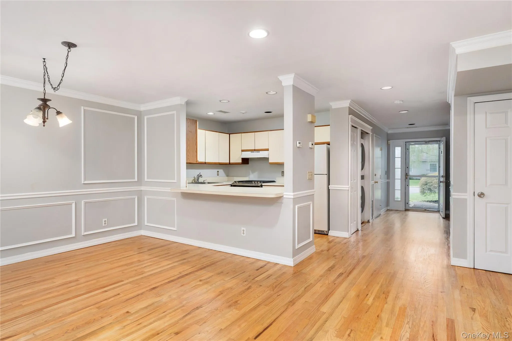 702 Sara Circle, Brookhaven, NY, 2 Bedroom Bedrooms, 5 Room Rooms,2 BathroomBathrooms,Residential Lease,For Rent,Sara,0,1061393 702 Sara Circle, Brookhaven, NY, 2 Bedroom Bedrooms, 5 Room Rooms,2 BathroomBathrooms,Residential Lease,For Rent,Sara,0,1061393