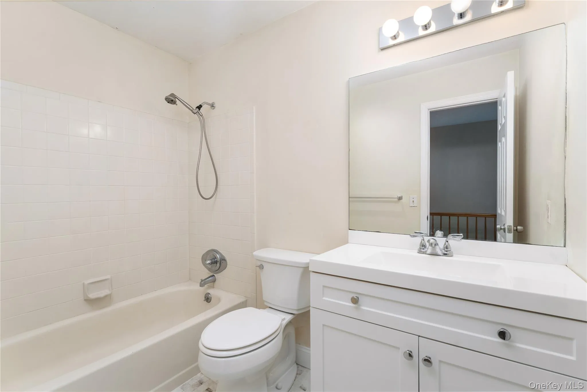 702 Sara Circle, Brookhaven, NY, 2 Bedroom Bedrooms, 5 Room Rooms,2 BathroomBathrooms,Residential Lease,For Rent,Sara,0,1061393 702 Sara Circle, Brookhaven, NY, 2 Bedroom Bedrooms, 5 Room Rooms,2 BathroomBathrooms,Residential Lease,For Rent,Sara,0,1061393