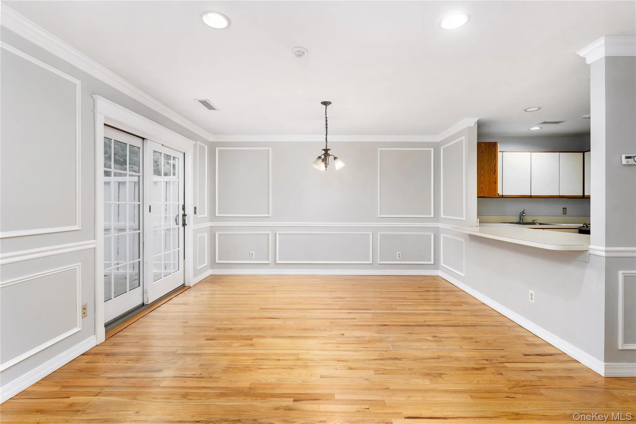 702 Sara Circle, Brookhaven, NY, 2 Bedroom Bedrooms, 5 Room Rooms,2 BathroomBathrooms,Residential Lease,For Rent,Sara,0,1061393 702 Sara Circle, Brookhaven, NY, 2 Bedroom Bedrooms, 5 Room Rooms,2 BathroomBathrooms,Residential Lease,For Rent,Sara,0,1061393