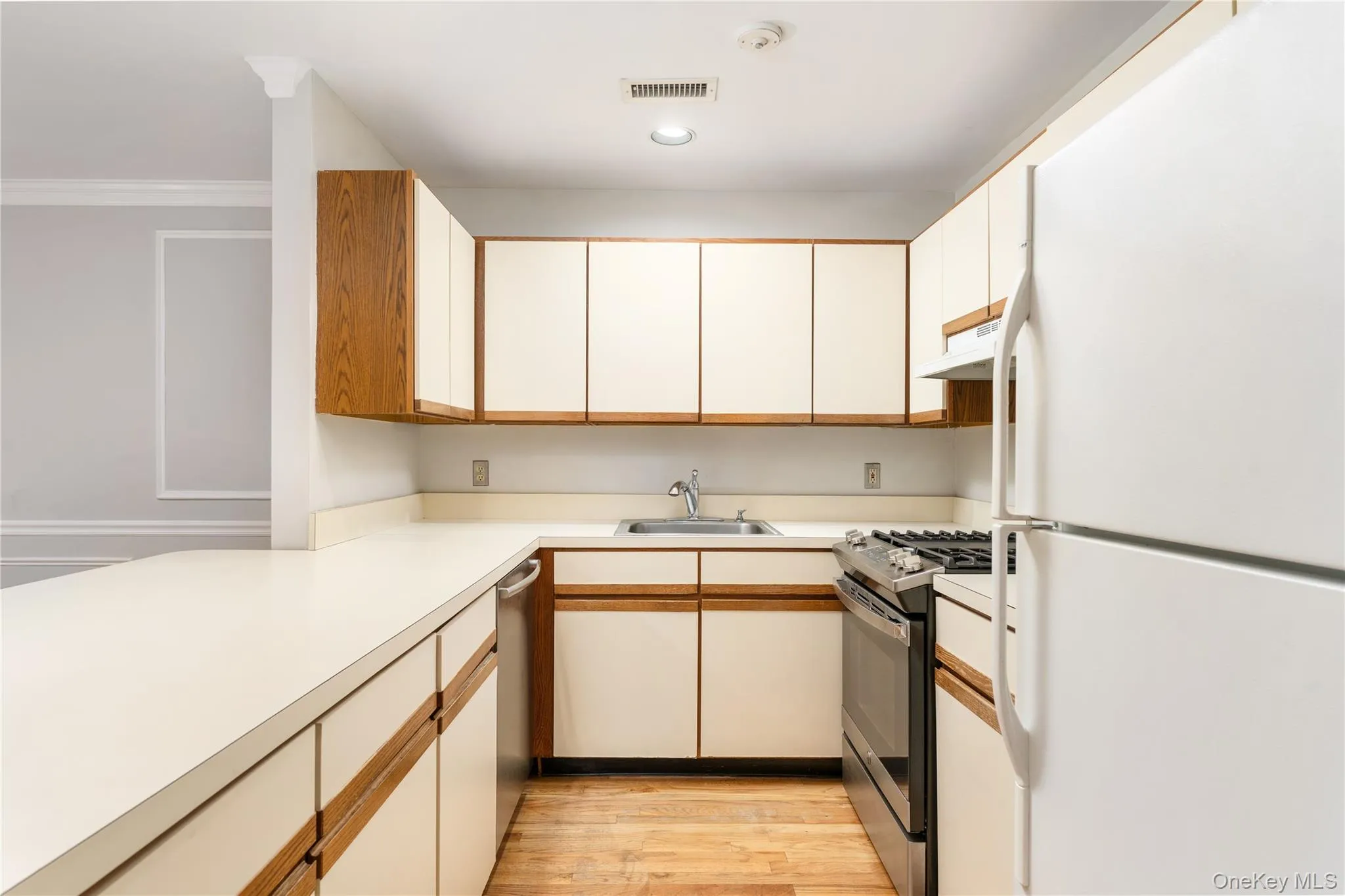 702 Sara Circle, Brookhaven, NY, 2 Bedroom Bedrooms, 5 Room Rooms,2 BathroomBathrooms,Residential Lease,For Rent,Sara,0,1061393 702 Sara Circle, Brookhaven, NY, 2 Bedroom Bedrooms, 5 Room Rooms,2 BathroomBathrooms,Residential Lease,For Rent,Sara,0,1061393