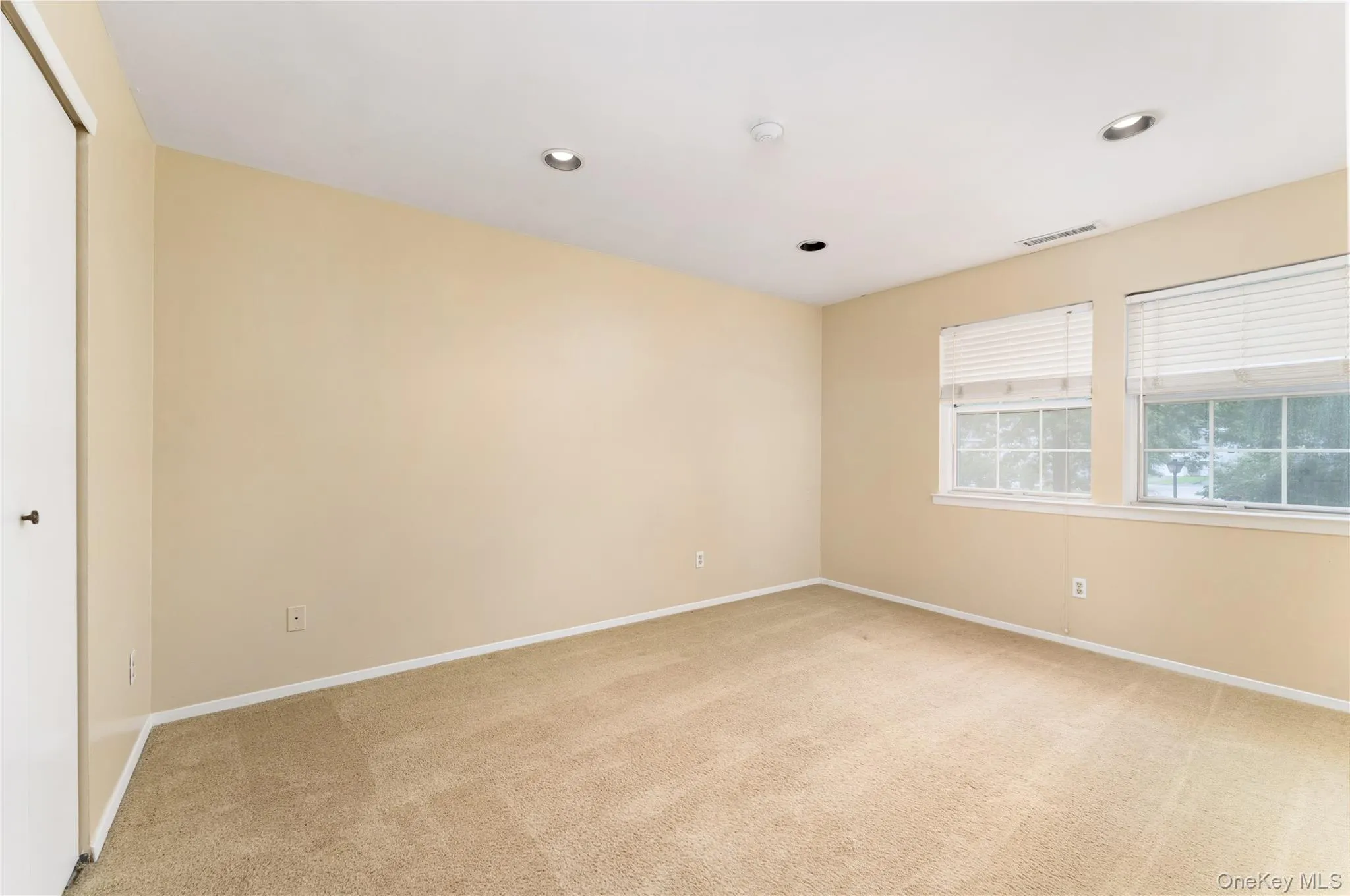 702 Sara Circle, Brookhaven, NY, 2 Bedroom Bedrooms, 5 Room Rooms,2 BathroomBathrooms,Residential Lease,For Rent,Sara,0,1061393 702 Sara Circle, Brookhaven, NY, 2 Bedroom Bedrooms, 5 Room Rooms,2 BathroomBathrooms,Residential Lease,For Rent,Sara,0,1061393