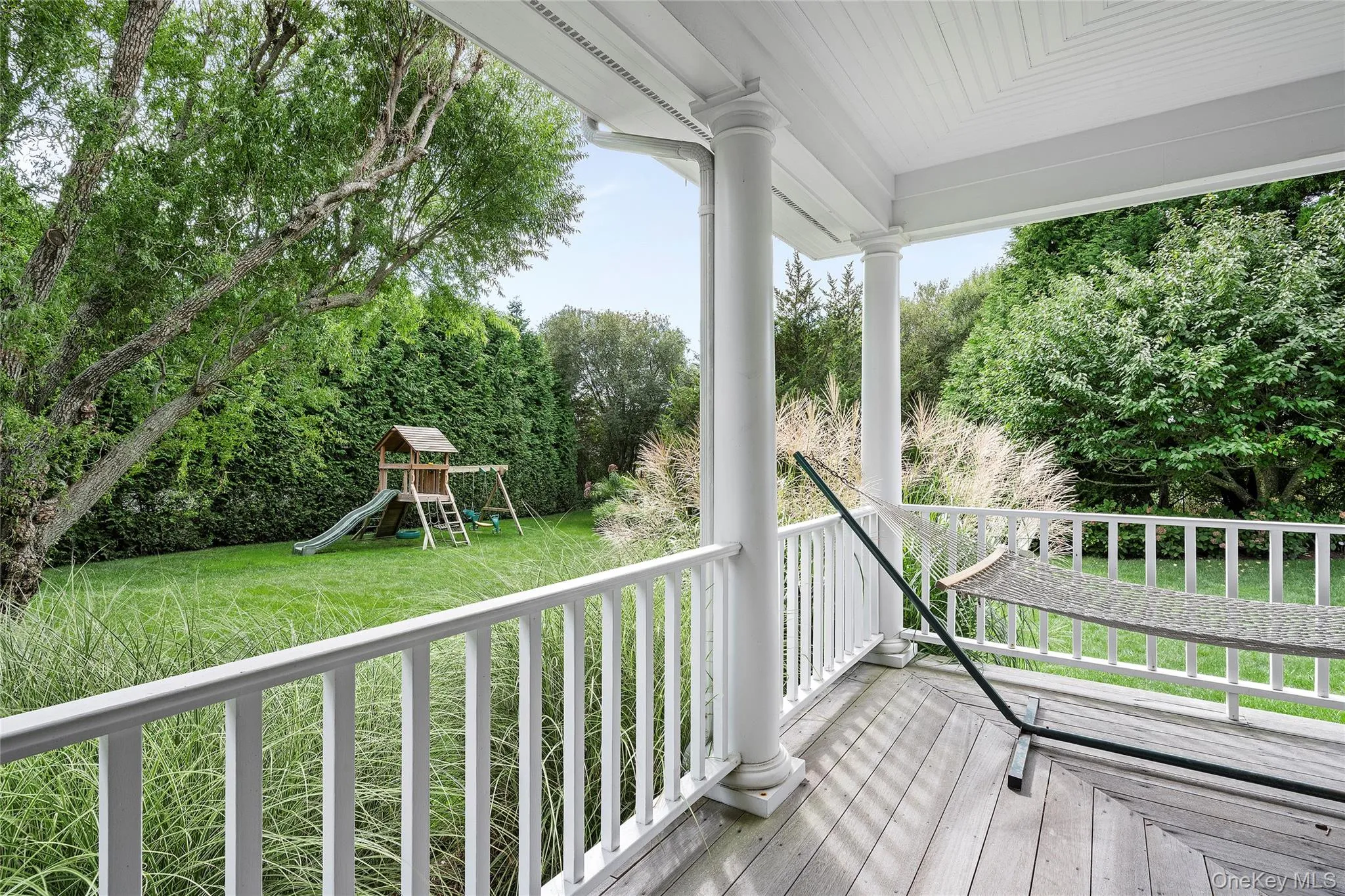 19 Old Meadow Bend, Southampton, New York 11978