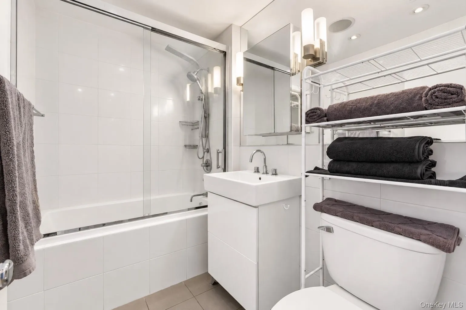 100 Broadway, Long Beach, NY, 1 Bedroom Bedrooms, 4 Rooms Rooms,1 BathroomBathrooms,Residential,For Rent,Broadway,0,1061400 100 Broadway, Long Beach, NY, 1 Bedroom Bedrooms, 4 Rooms Rooms,1 BathroomBathrooms,Residential,For Rent,Broadway,0,1061400