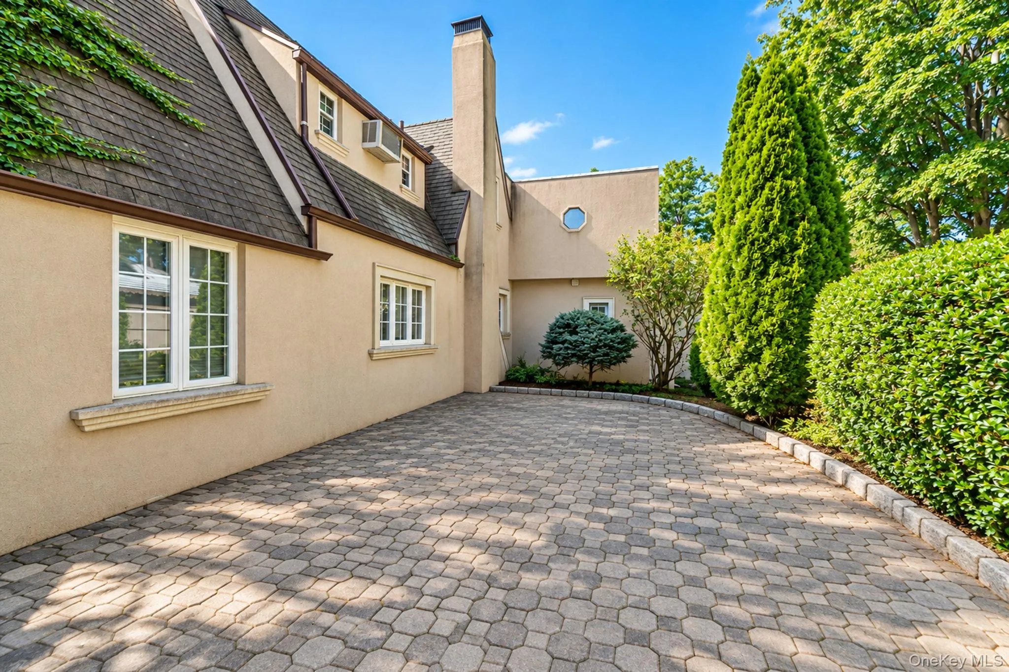 414 Avalon Place, Hempstead, NY, 5 Bedrooms Bedrooms, 12 Rooms Rooms,2 BathroomsBathrooms,Residential,For Rent,Avalon,0,1061435 414 Avalon Place, Hempstead, NY, 5 Bedrooms Bedrooms, 12 Rooms Rooms,2 BathroomsBathrooms,Residential,For Rent,Avalon,0,1061435