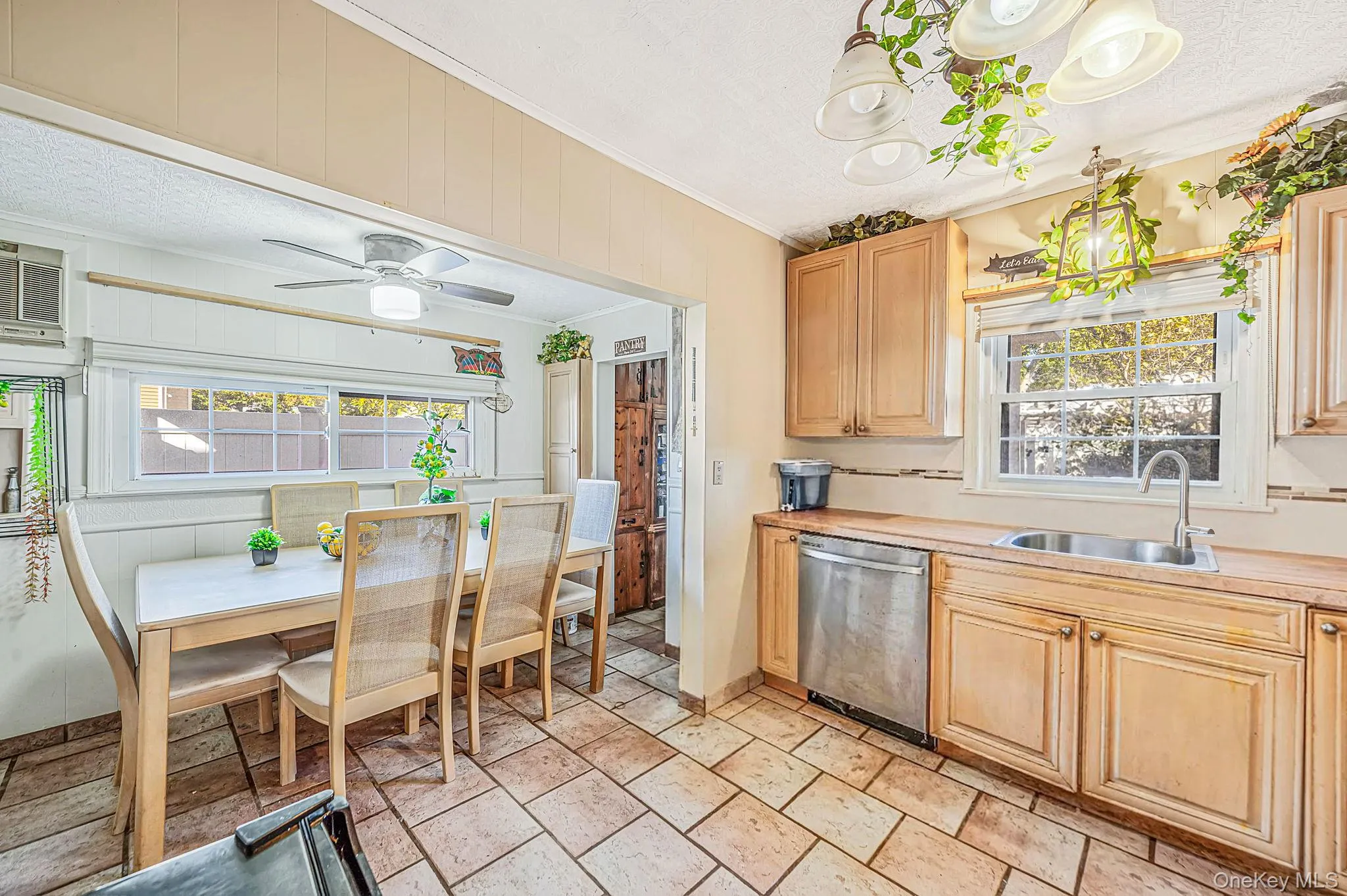 414 Avalon Place, Hempstead, NY, 5 Bedrooms Bedrooms, 12 Rooms Rooms,2 BathroomsBathrooms,Residential,For Rent,Avalon,0,1061435 414 Avalon Place, Hempstead, NY, 5 Bedrooms Bedrooms, 12 Rooms Rooms,2 BathroomsBathrooms,Residential,For Rent,Avalon,0,1061435