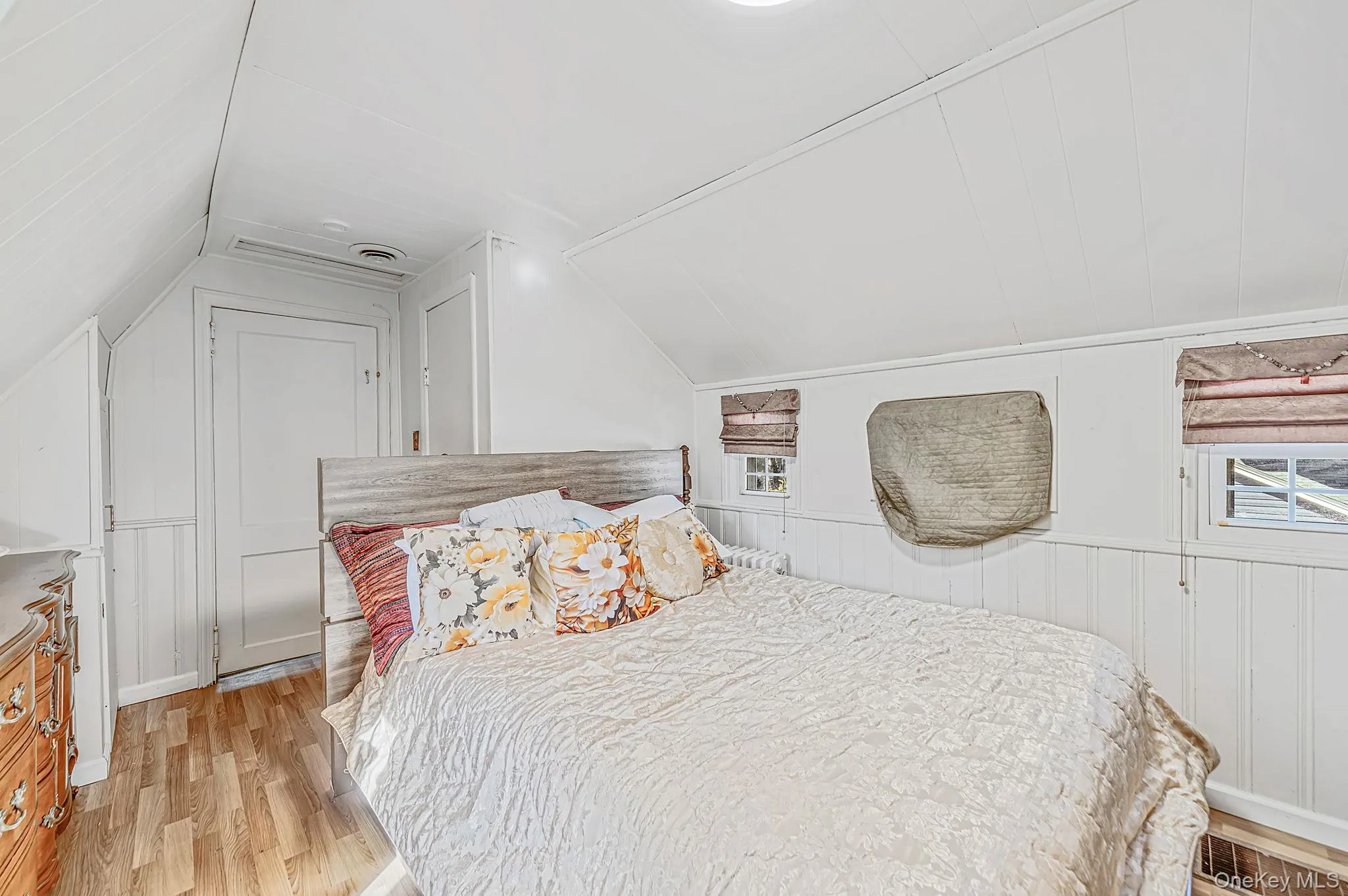414 Avalon Place, Hempstead, NY, 5 Bedrooms Bedrooms, 12 Rooms Rooms,2 BathroomsBathrooms,Residential,For Rent,Avalon,0,1061435 414 Avalon Place, Hempstead, NY, 5 Bedrooms Bedrooms, 12 Rooms Rooms,2 BathroomsBathrooms,Residential,For Rent,Avalon,0,1061435