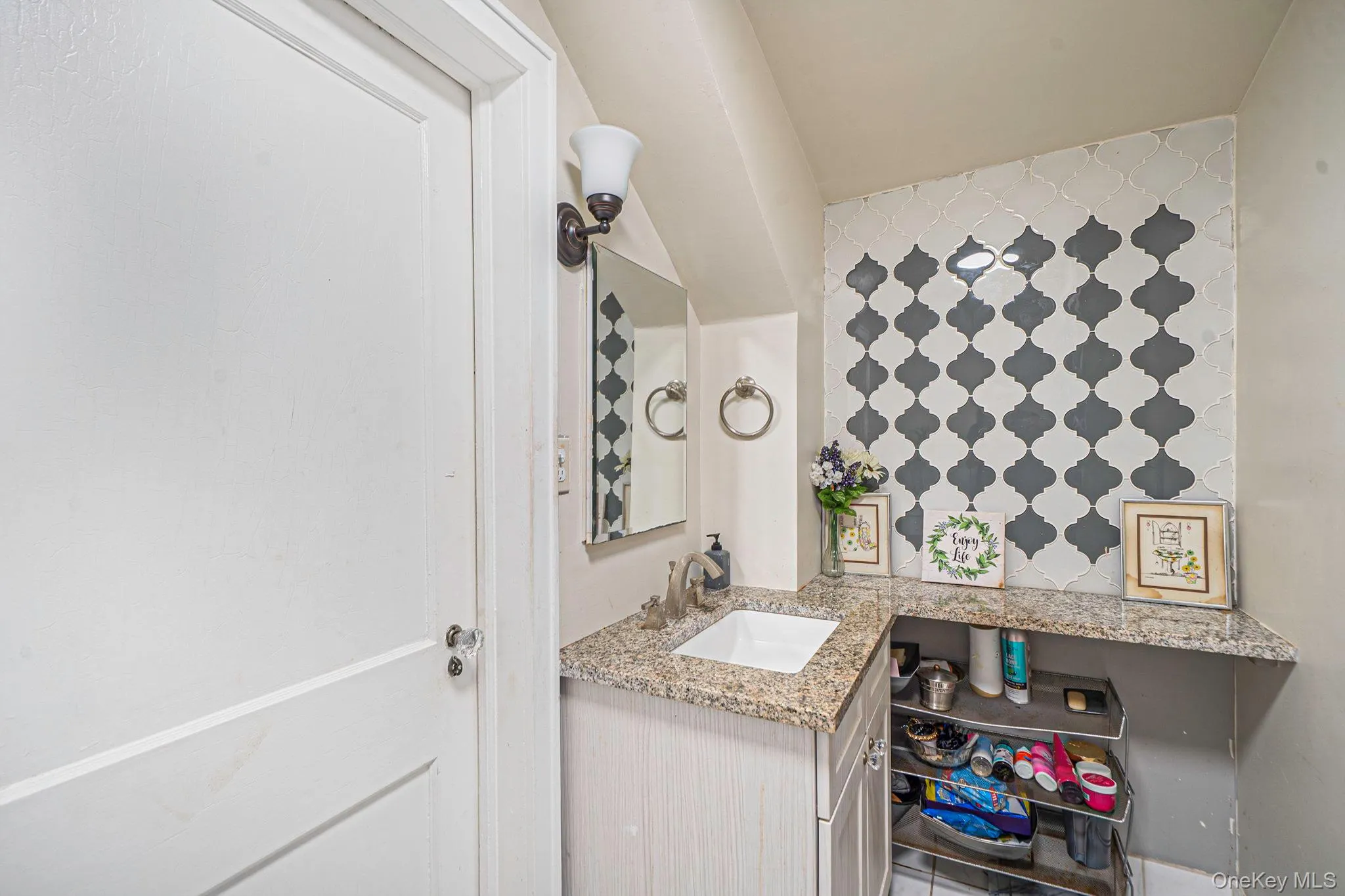 414 Avalon Place, Hempstead, NY, 5 Bedrooms Bedrooms, 12 Rooms Rooms,2 BathroomsBathrooms,Residential,For Rent,Avalon,0,1061435 414 Avalon Place, Hempstead, NY, 5 Bedrooms Bedrooms, 12 Rooms Rooms,2 BathroomsBathrooms,Residential,For Rent,Avalon,0,1061435