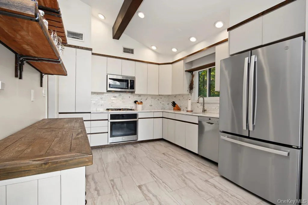 123 Lake Shore Drive, Thompson, NY, 4 Bedrooms Bedrooms, 7 Rooms Rooms,3 BathroomsBathrooms,Residential,For Rent,Lake Shore,0,1061436 123 Lake Shore Drive, Thompson, NY, 4 Bedrooms Bedrooms, 7 Rooms Rooms,3 BathroomsBathrooms,Residential,For Rent,Lake Shore,0,1061436