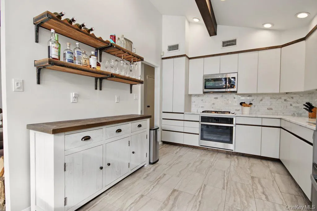 123 Lake Shore Drive, Thompson, NY, 4 Bedrooms Bedrooms, 7 Rooms Rooms,3 BathroomsBathrooms,Residential,For Rent,Lake Shore,0,1061436 123 Lake Shore Drive, Thompson, NY, 4 Bedrooms Bedrooms, 7 Rooms Rooms,3 BathroomsBathrooms,Residential,For Rent,Lake Shore,0,1061436