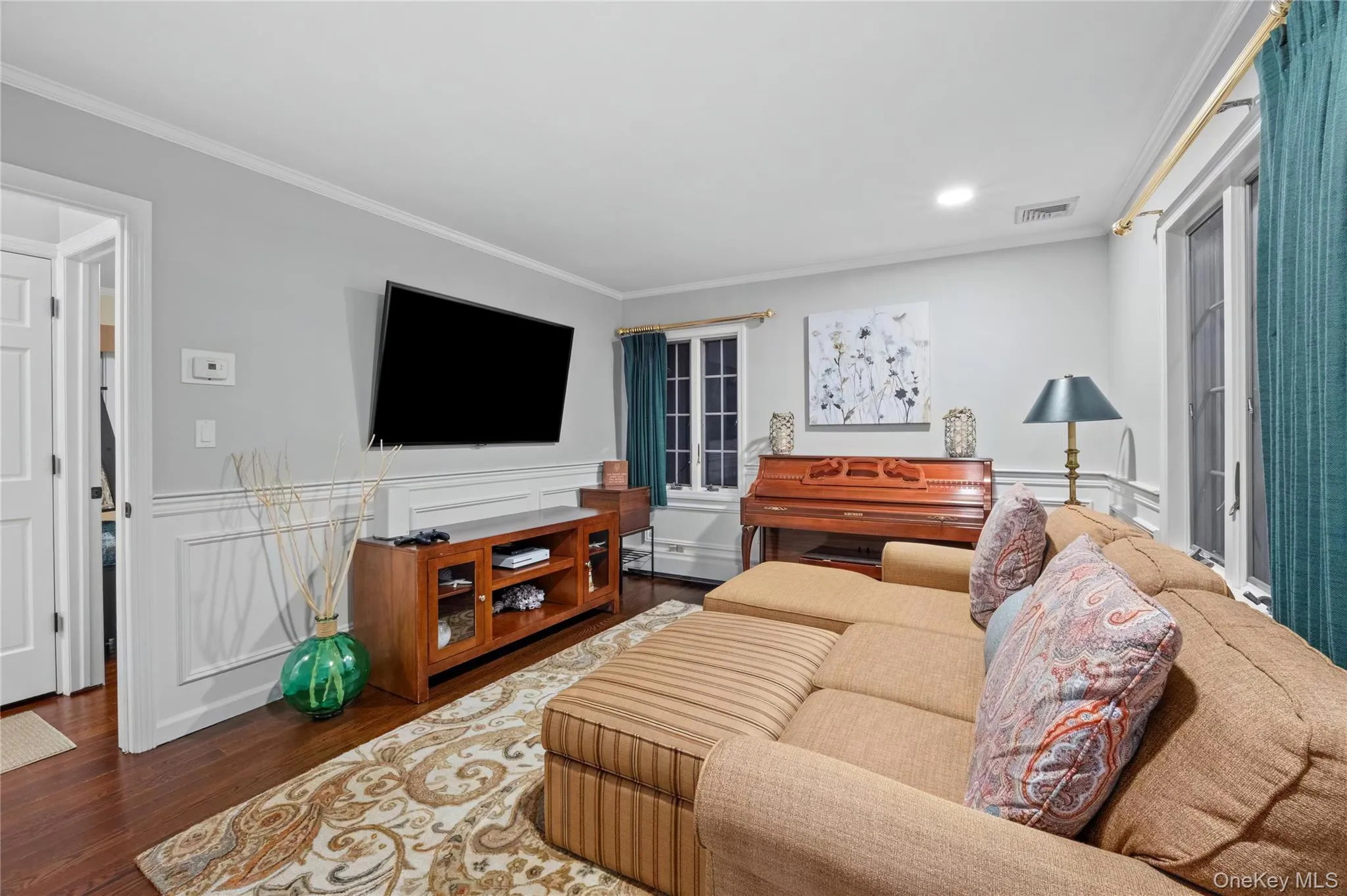 60 Nearwater Avenue, Oyster Bay, NY, 3 Bedrooms Bedrooms, 8 Rooms Rooms,2 BathroomsBathrooms,Residential,For Rent,Nearwater,0,1061440 60 Nearwater Avenue, Oyster Bay, NY, 3 Bedrooms Bedrooms, 8 Rooms Rooms,2 BathroomsBathrooms,Residential,For Rent,Nearwater,0,1061440