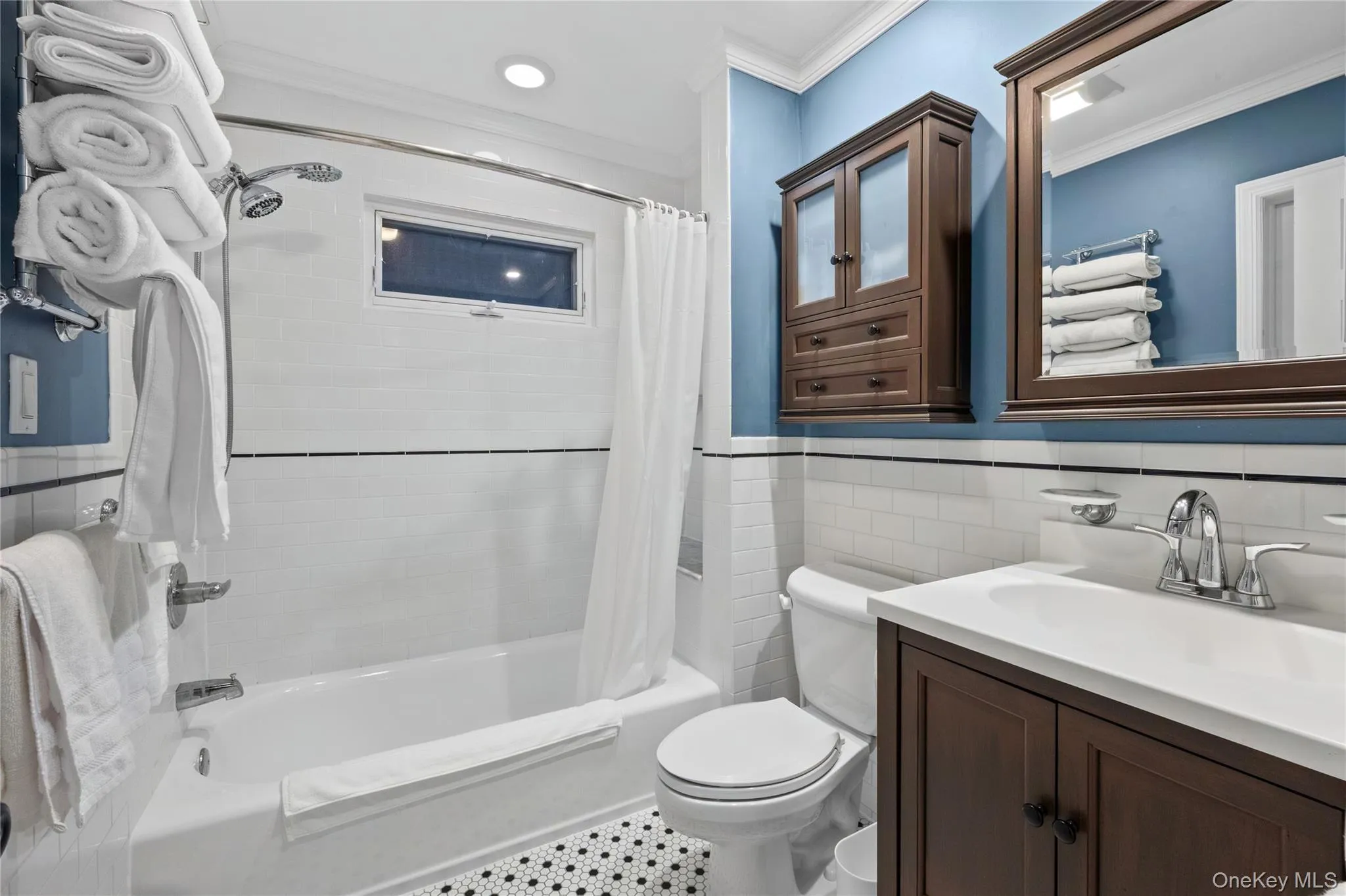 60 Nearwater Avenue, Oyster Bay, NY, 3 Bedrooms Bedrooms, 8 Rooms Rooms,2 BathroomsBathrooms,Residential,For Rent,Nearwater,0,1061440 60 Nearwater Avenue, Oyster Bay, NY, 3 Bedrooms Bedrooms, 8 Rooms Rooms,2 BathroomsBathrooms,Residential,For Rent,Nearwater,0,1061440