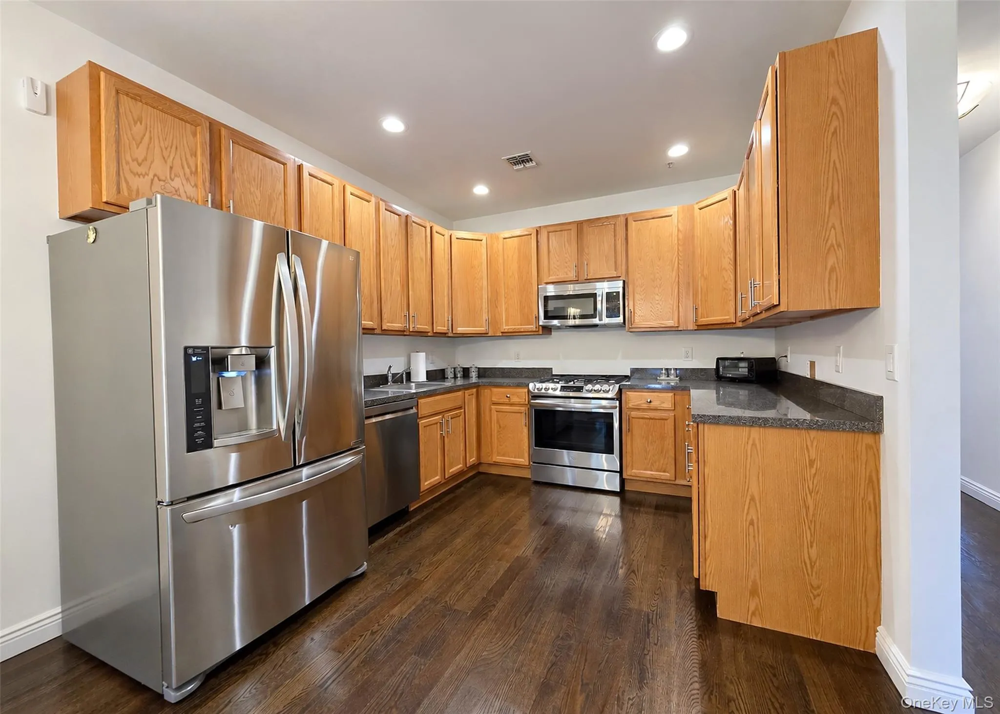 210 Kettles Lane, Brookhaven, NY, 3 Bedrooms Bedrooms, 6 Rooms Rooms,2 BathroomsBathrooms,Residential,For Rent,Kettles,0,1061445 210 Kettles Lane, Brookhaven, NY, 3 Bedrooms Bedrooms, 6 Rooms Rooms,2 BathroomsBathrooms,Residential,For Rent,Kettles,0,1061445