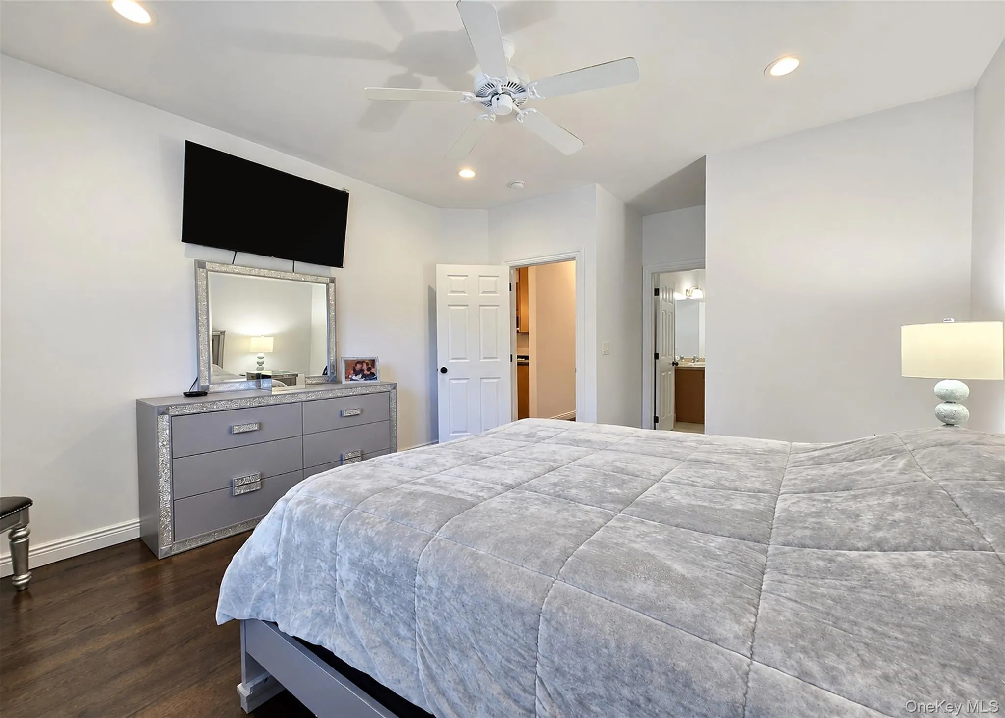 210 Kettles Lane, Brookhaven, NY, 3 Bedrooms Bedrooms, 6 Rooms Rooms,2 BathroomsBathrooms,Residential,For Rent,Kettles,0,1061445 210 Kettles Lane, Brookhaven, NY, 3 Bedrooms Bedrooms, 6 Rooms Rooms,2 BathroomsBathrooms,Residential,For Rent,Kettles,0,1061445