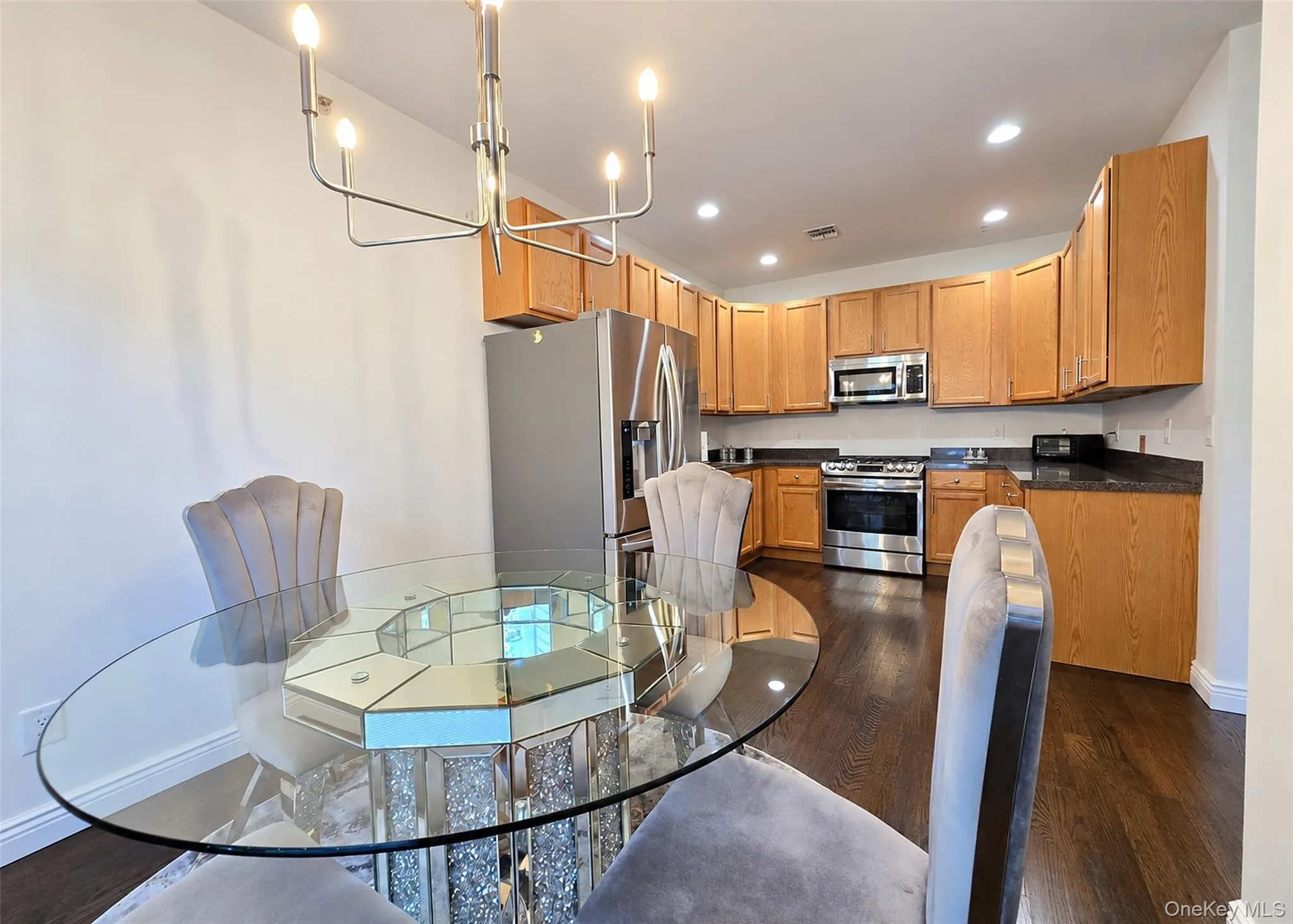 210 Kettles Lane, Brookhaven, NY, 3 Bedrooms Bedrooms, 6 Rooms Rooms,2 BathroomsBathrooms,Residential,For Rent,Kettles,0,1061445 210 Kettles Lane, Brookhaven, NY, 3 Bedrooms Bedrooms, 6 Rooms Rooms,2 BathroomsBathrooms,Residential,For Rent,Kettles,0,1061445