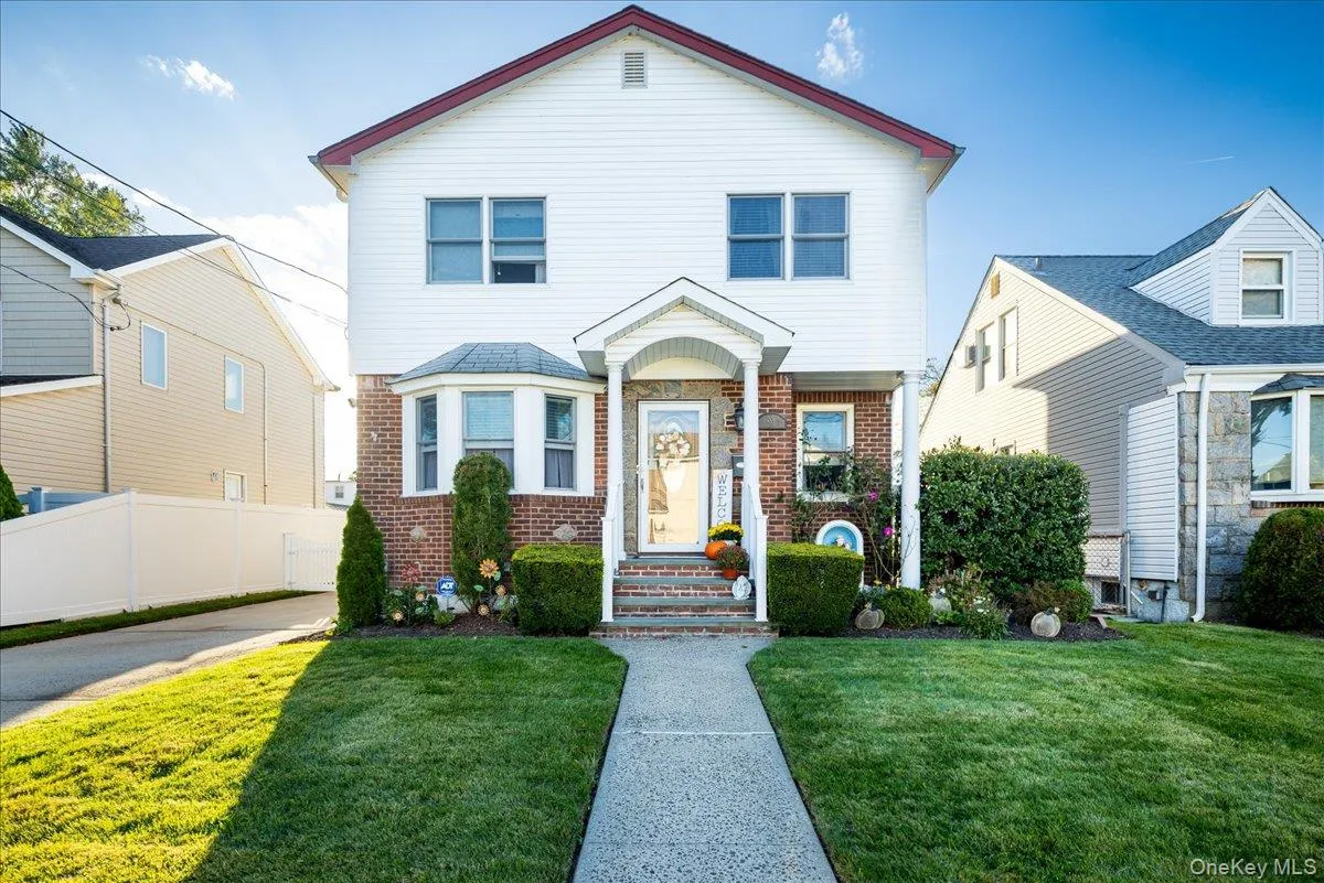 206 Grange Street, Hempstead, NY, 4 Bedrooms Bedrooms, 10 Rooms Rooms,2 BathroomsBathrooms,Residential,For Rent,Grange,0,1061458 206 Grange Street, Hempstead, NY, 4 Bedrooms Bedrooms, 10 Rooms Rooms,2 BathroomsBathrooms,Residential,For Rent,Grange,0,1061458